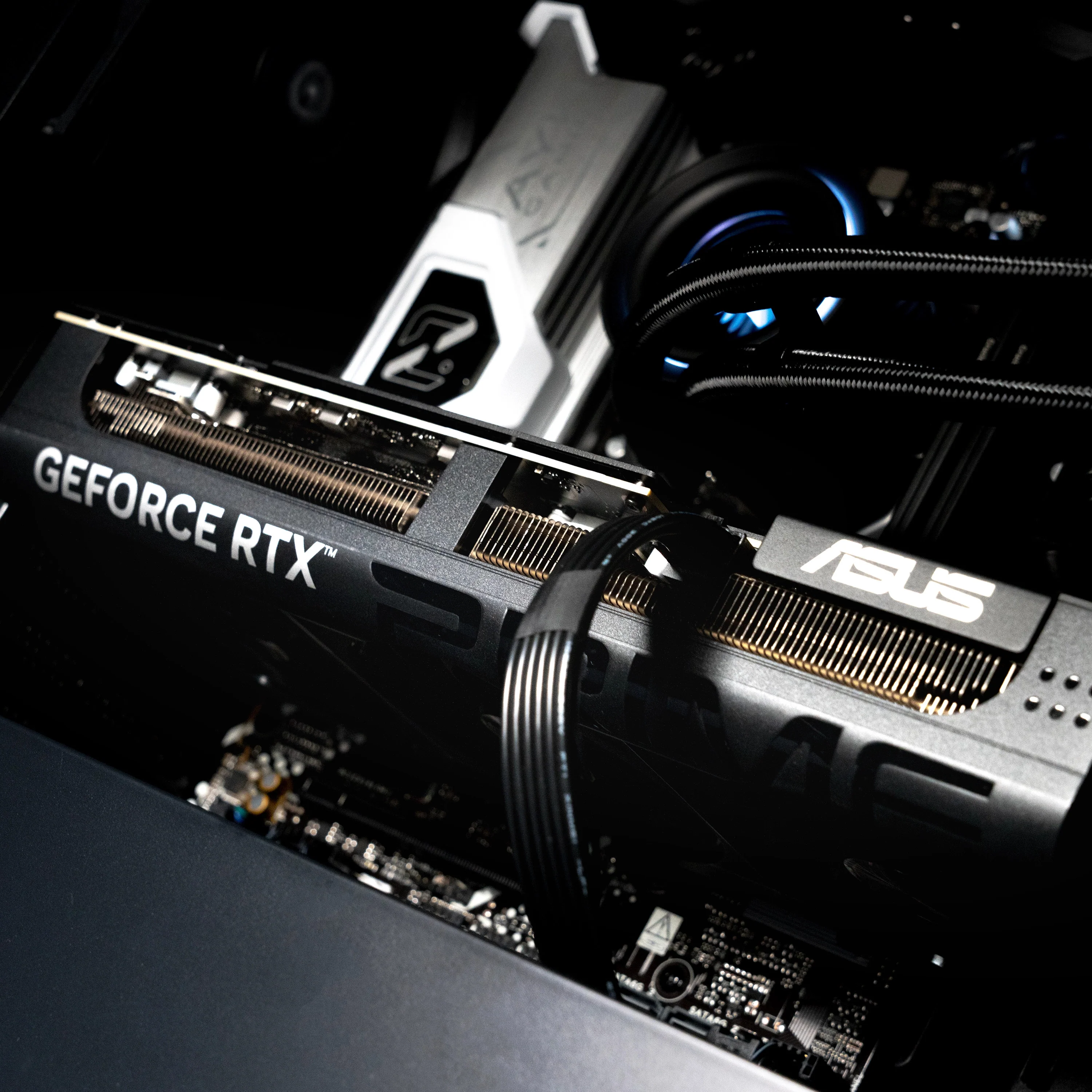 Aftershock Creator Pro Amd | RTX 5080 | Ryzen 9 9900X | Desktop Gaming PC - Image 2