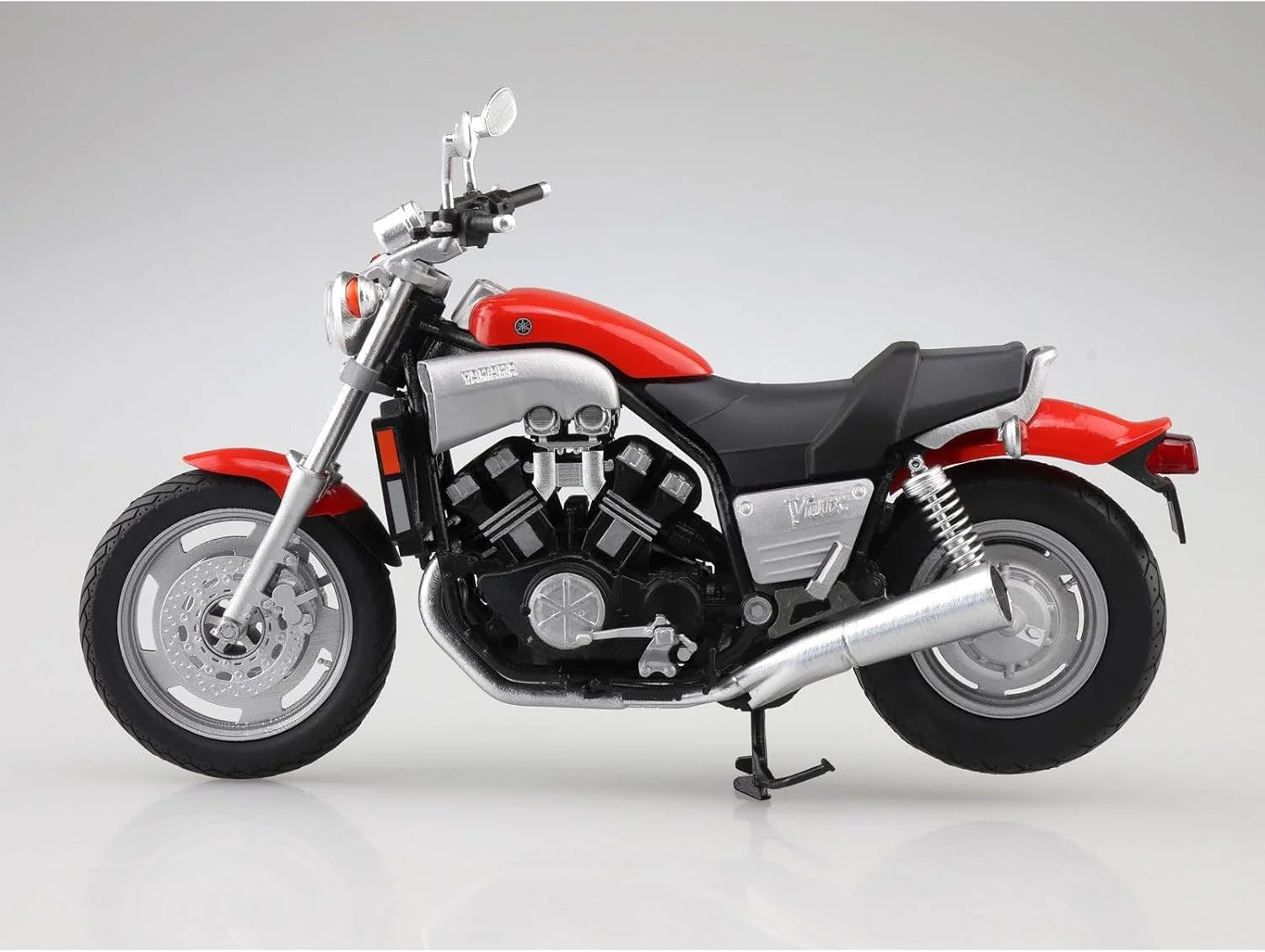 Aoshima 1/12 Yamaha Vmax Fire Red - Image 5