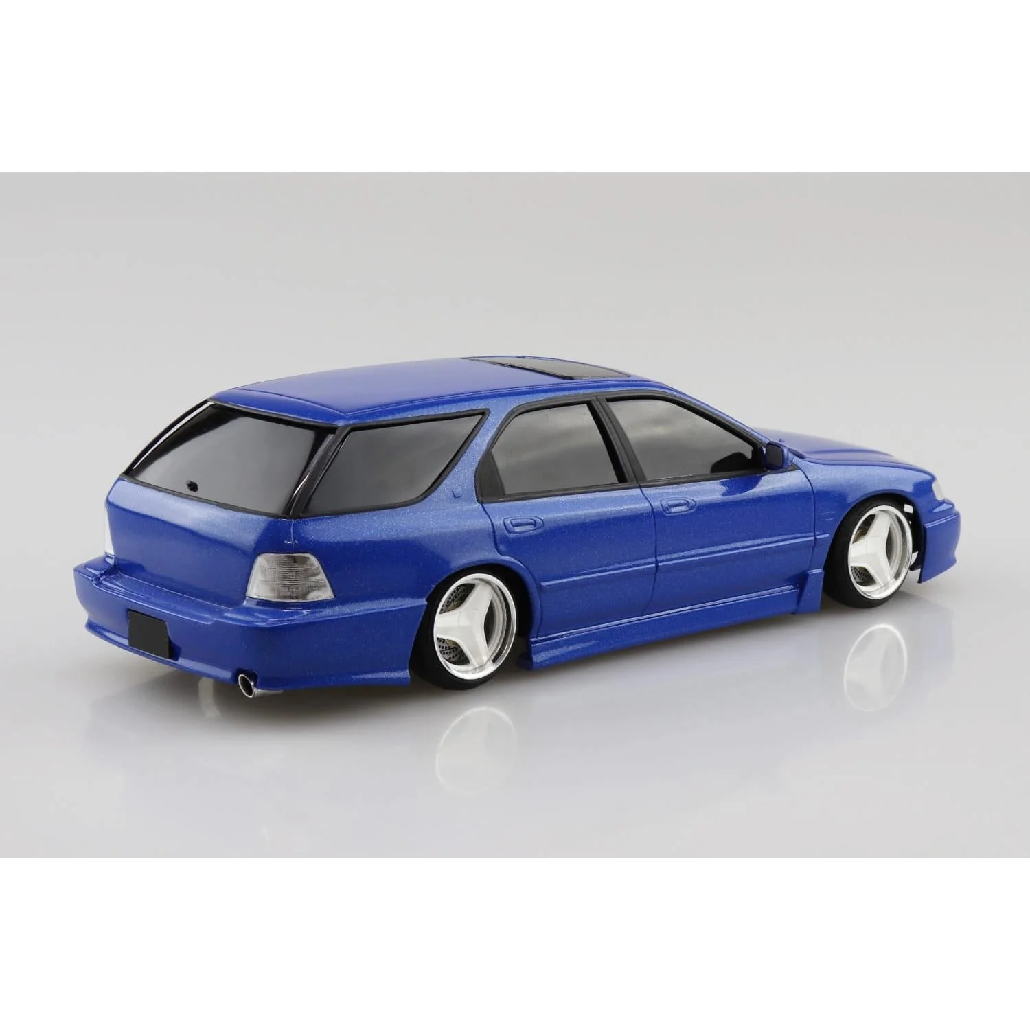 Aoshima 1/24 CF2 Accord Wagon Smoothing Style '96 (Honda) - Image 2