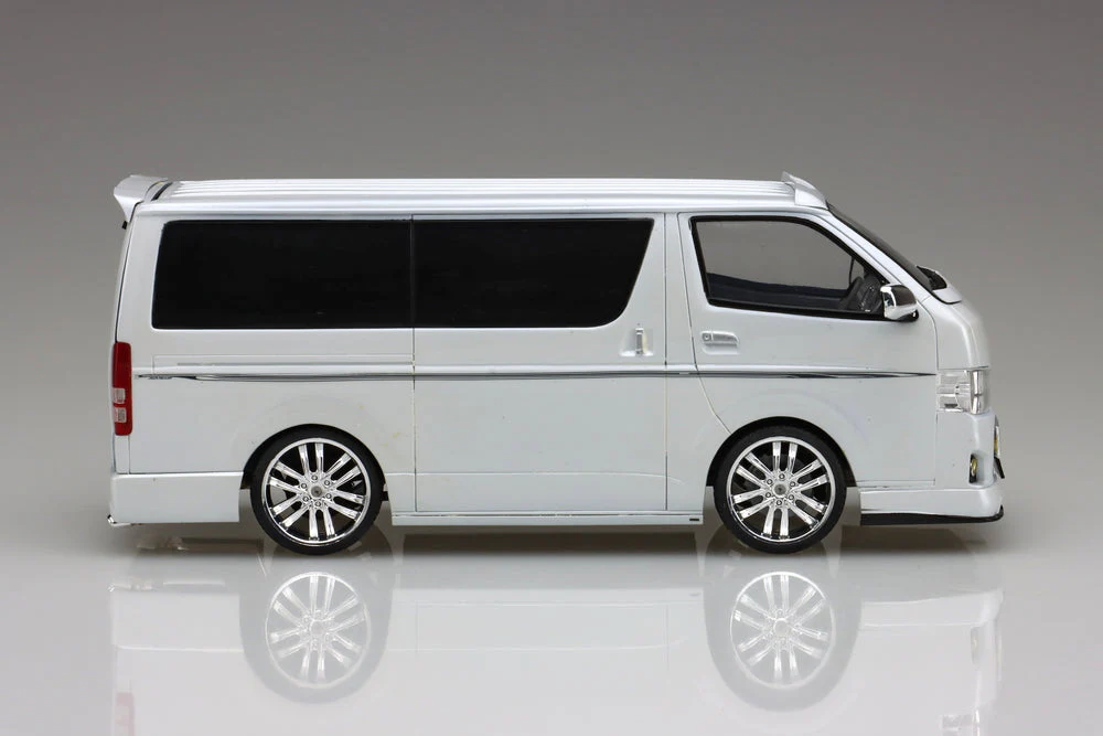 Aoshima 1/24 Silkblaze TRH200V Hi-Ace Ver III '10 (Toyota) - Image 5