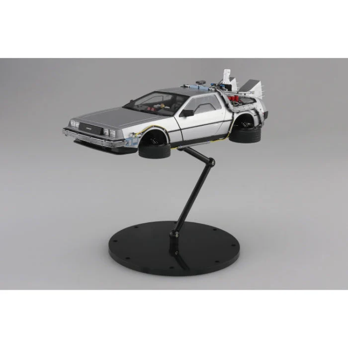 Aoshima 1/24 Time Machine from Back to the Future Part II - Image 3