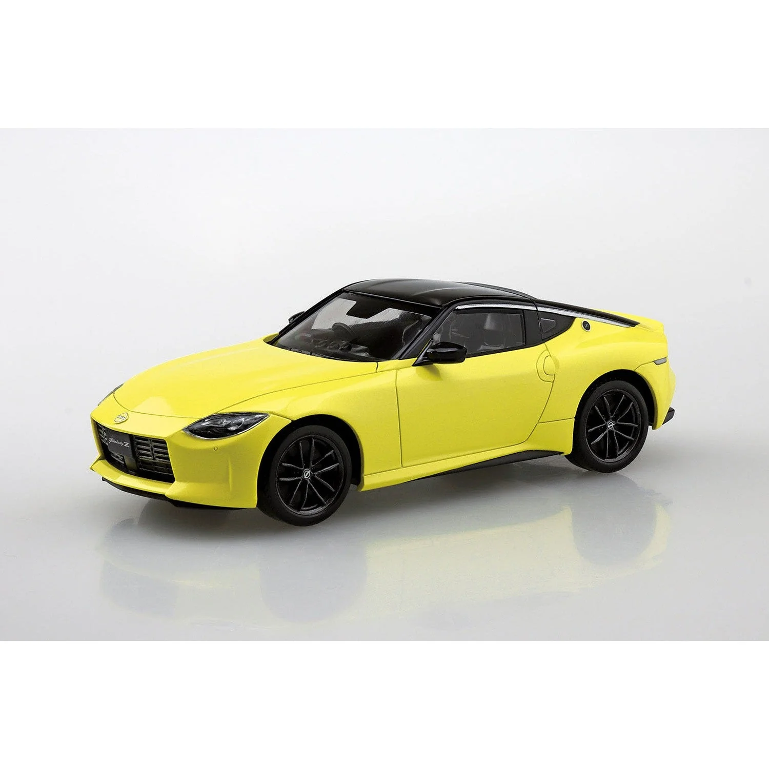 Aoshima 1/32 Snap Nissan RZ34 Fairlady Z (Ikazuchi Yellow) - Image 2