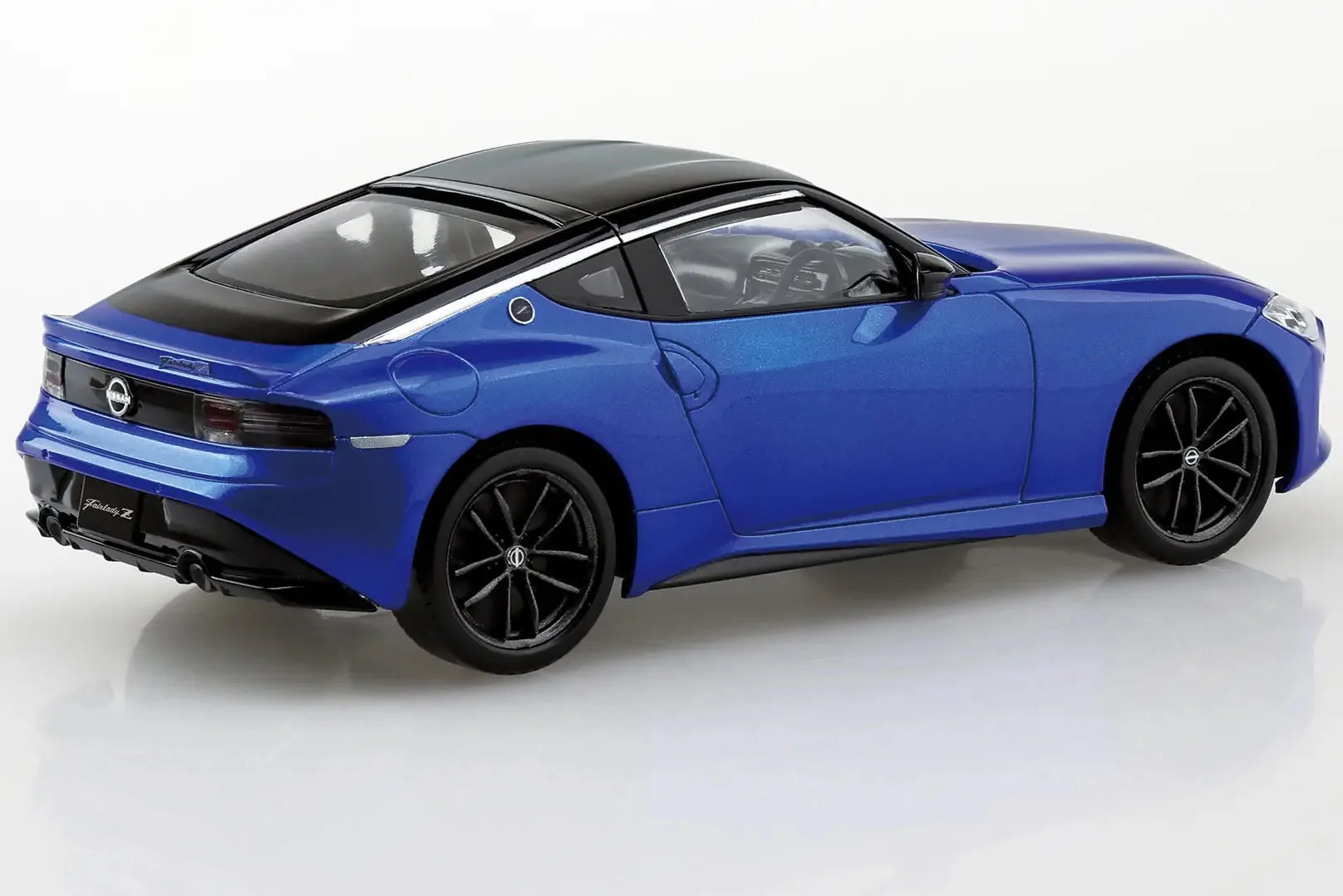 Aoshima 1/32 Snap Nissan RZ34 Fairlady Z (Seiran Blue) - Image 4