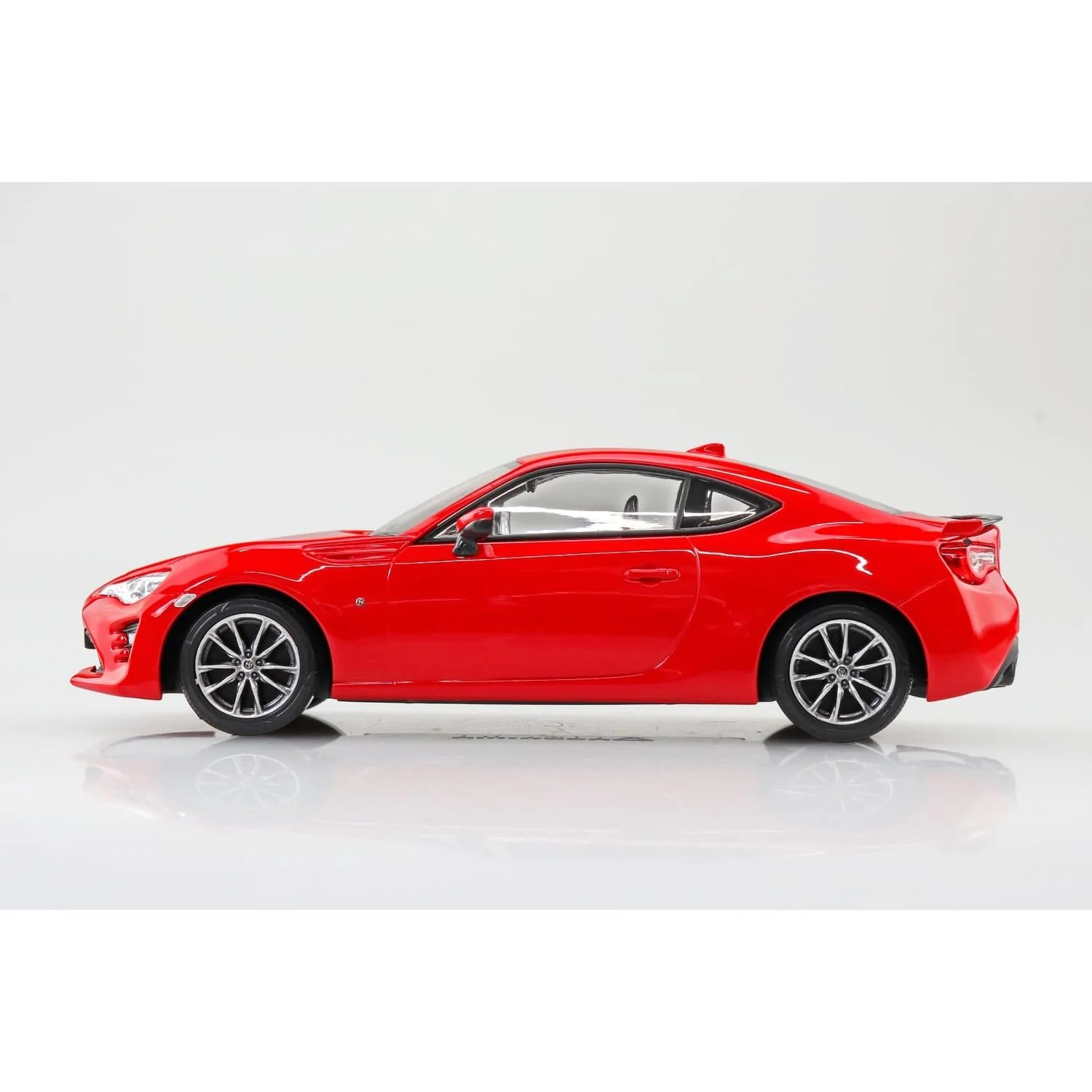 Aoshima 1/32 Snap Toyota 86 (Pure Red) - Image 3