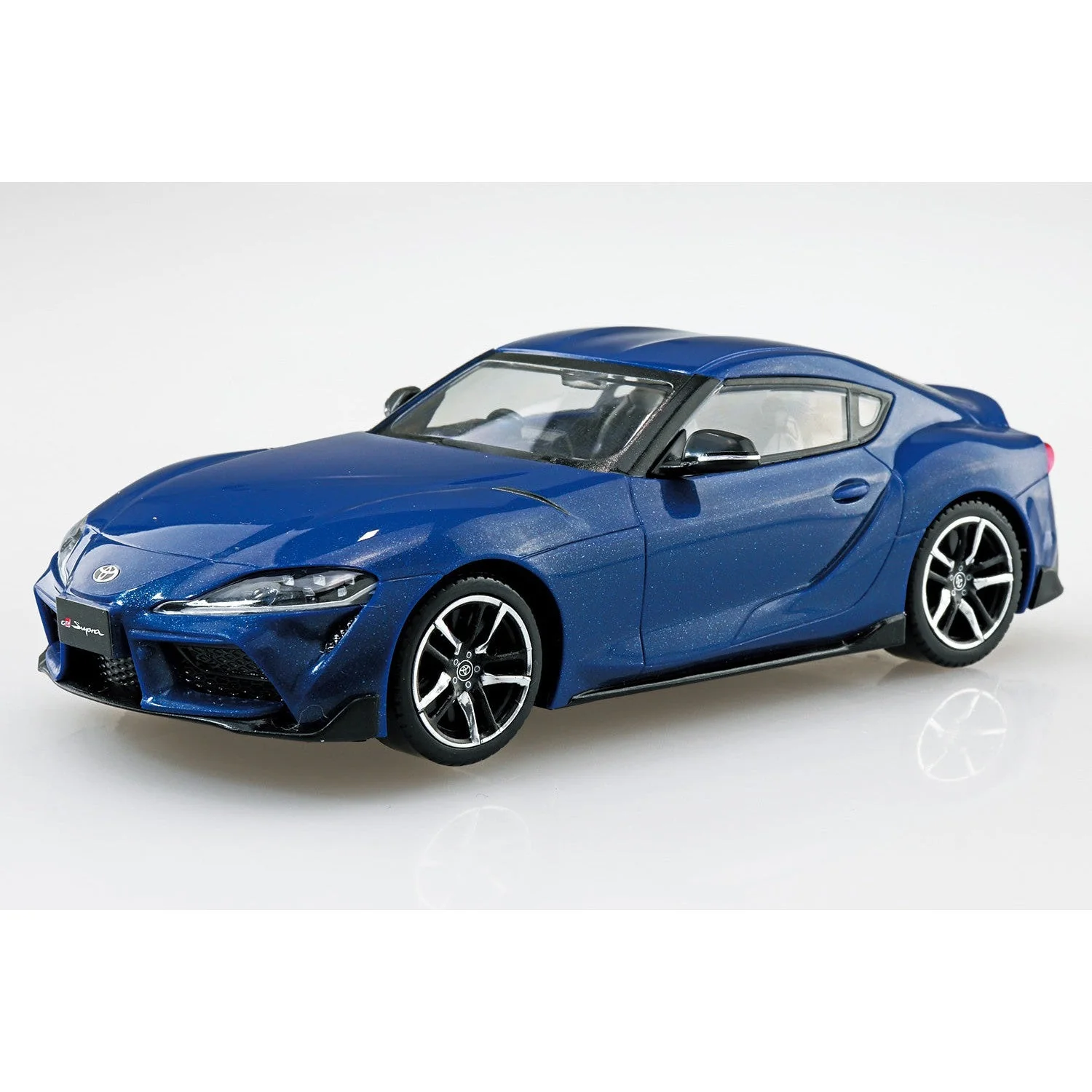 Aoshima 1/32 Snap Toyota GR Supra (Deep Blue Metallic) - Image 2