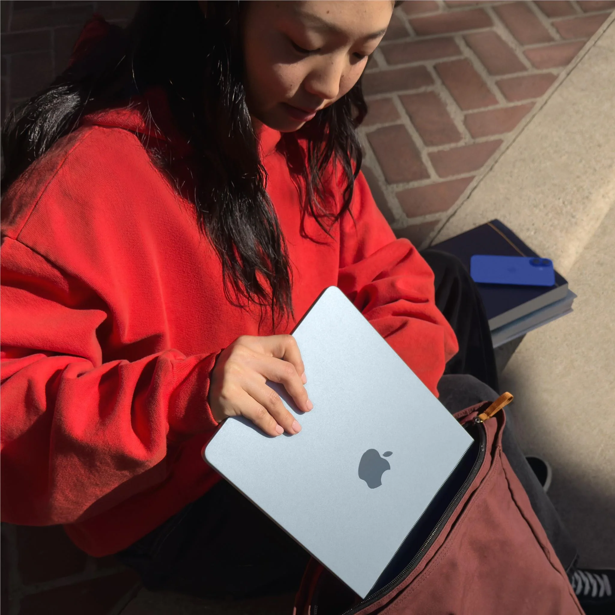 Apple MacBook Air 13-inch with M4 Chip, 512GB/16GB (Sky Blue)[~Refurbished] - Image 8