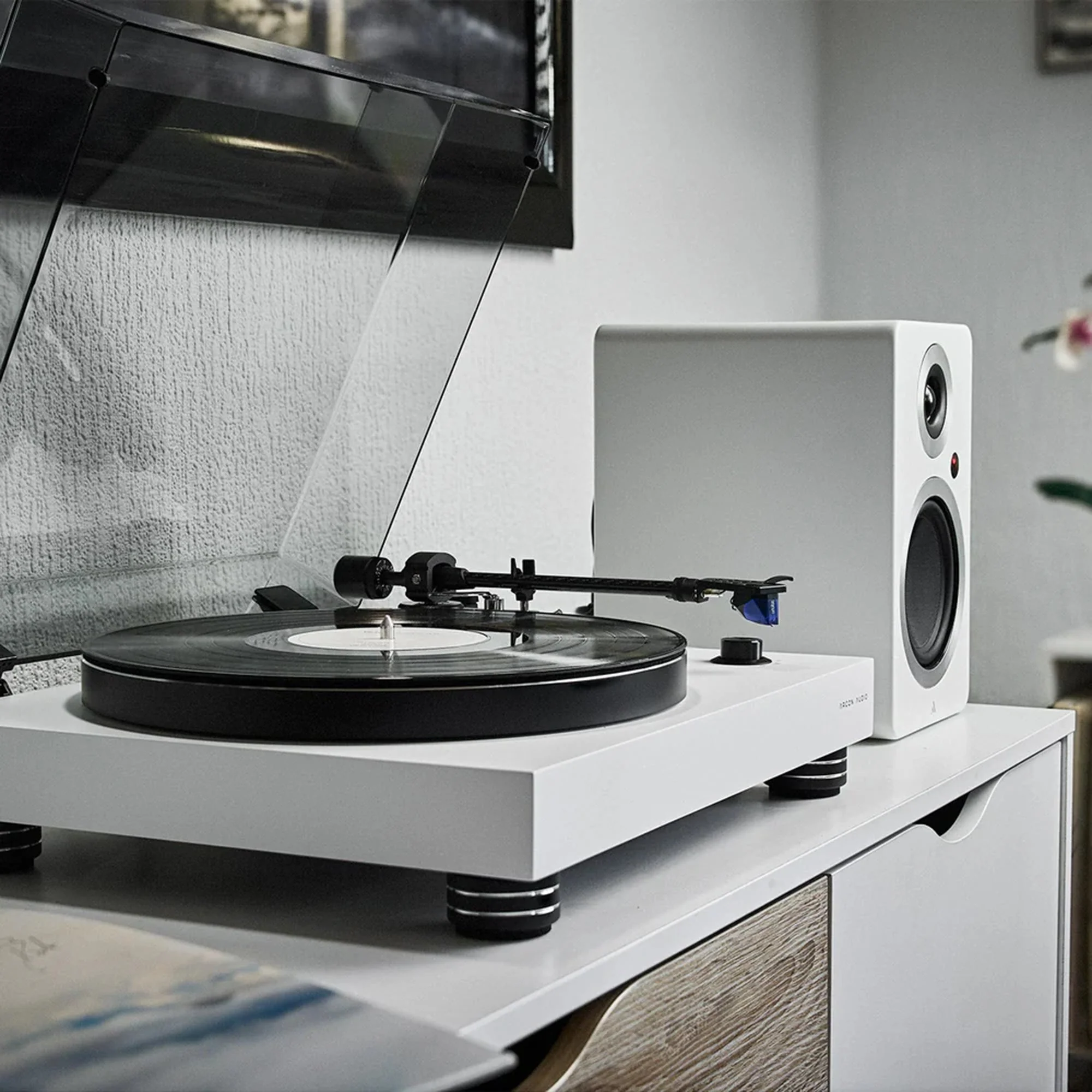 Argon Audio White TT-4 MK2 Turntable - Image 3