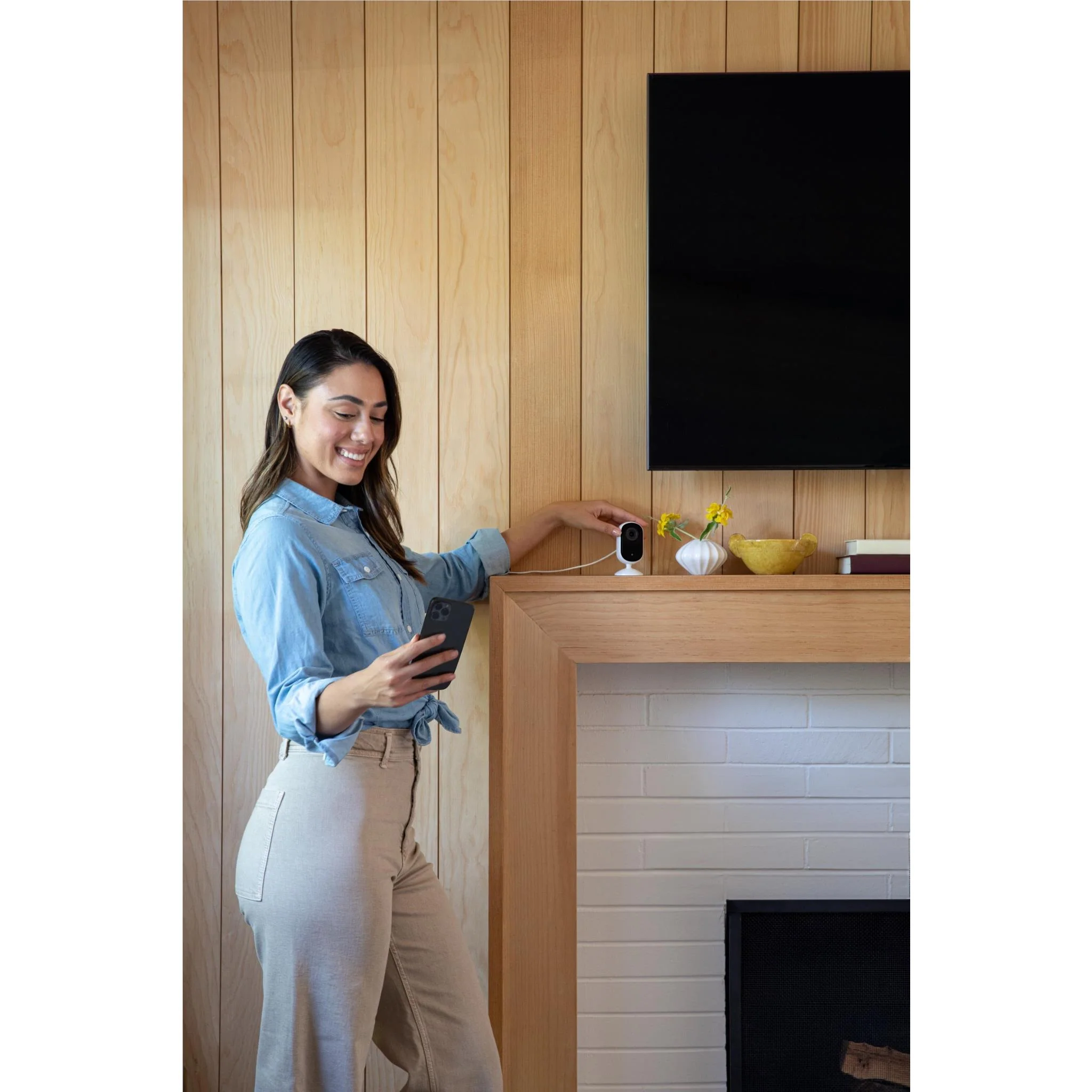 Arlo Essential Indoor 2K Camera (2nd Generation) - Image 4
