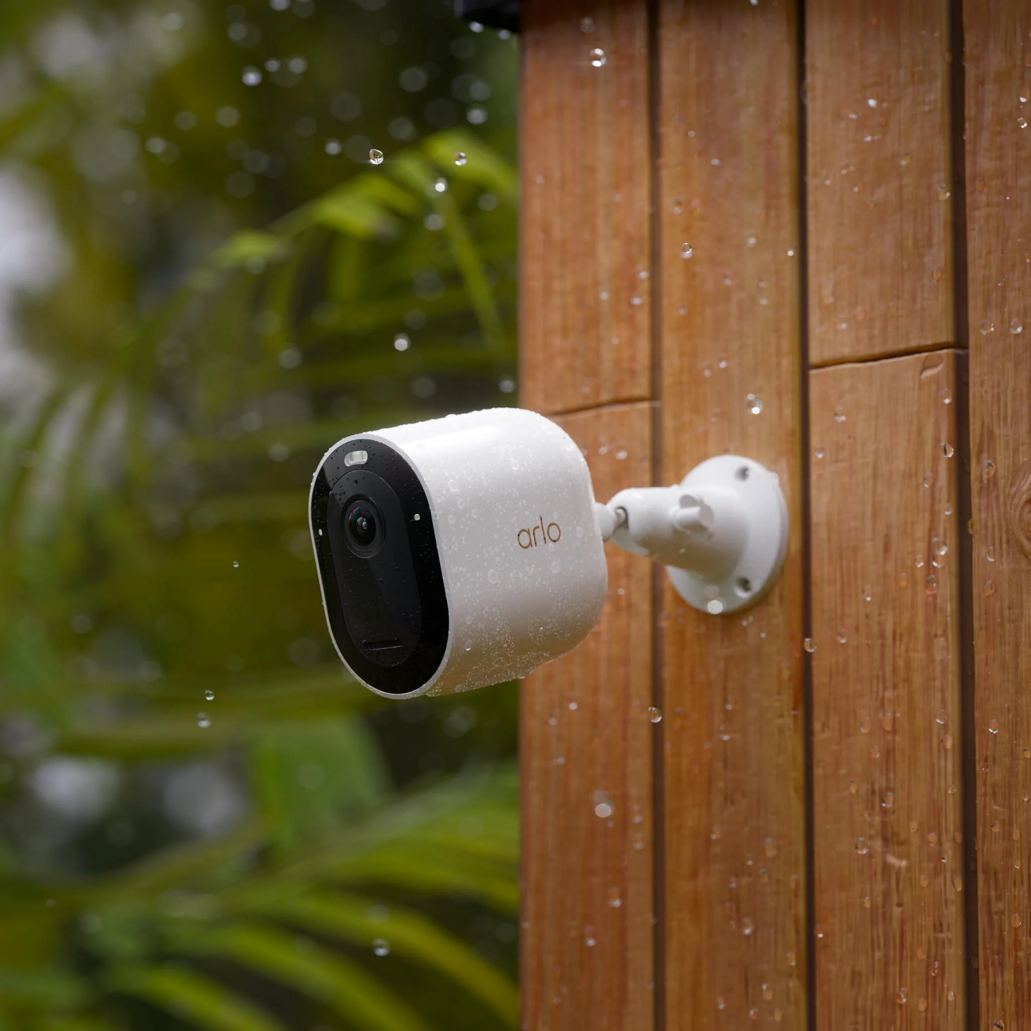 Arlo Pro 5 2K Spotlight Security Camera - Image 3
