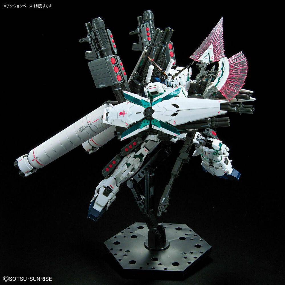 Bandai Rg 1/144 Full Armor Unicorn Gundam - Image 4