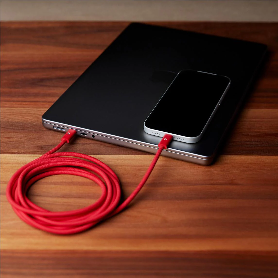 Beats 240W USB-C to USB-C Braided Cable 3M (Rapid Red) - Image 3