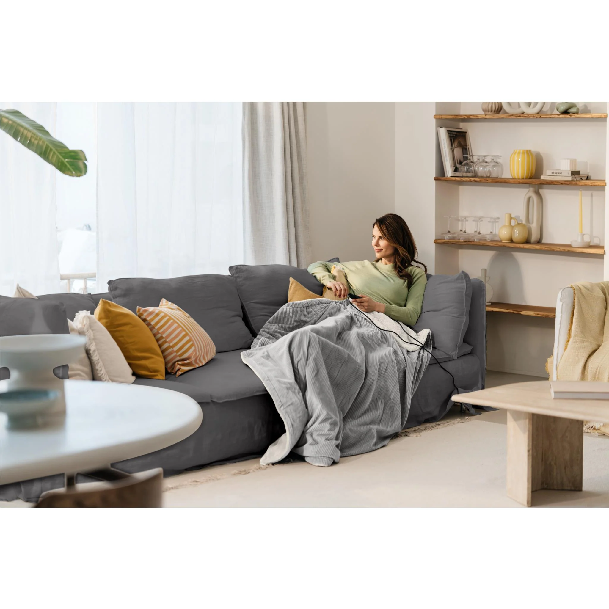 Beurer Corduroy Heated Throw (Light Grey) - Image 10