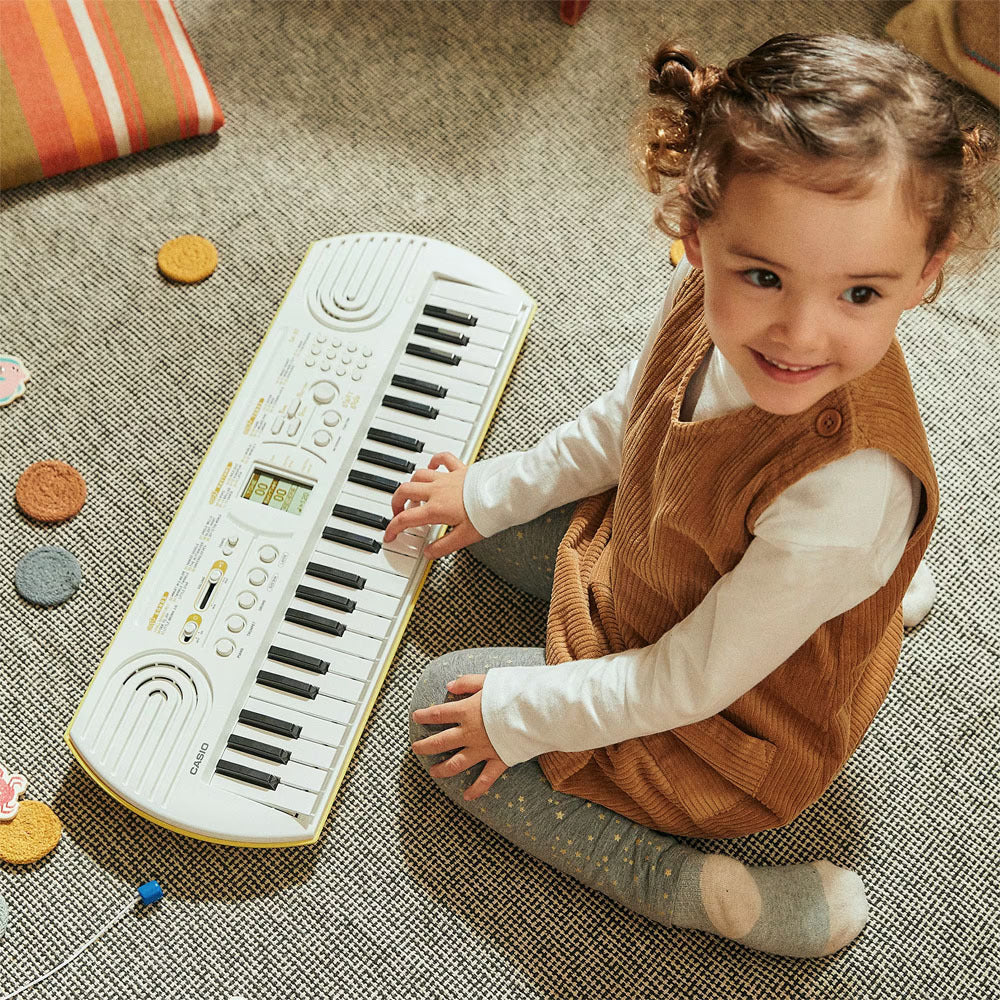 Casio SA-80 Casiotone 44 Key Mini Keyboard - White - Image 2