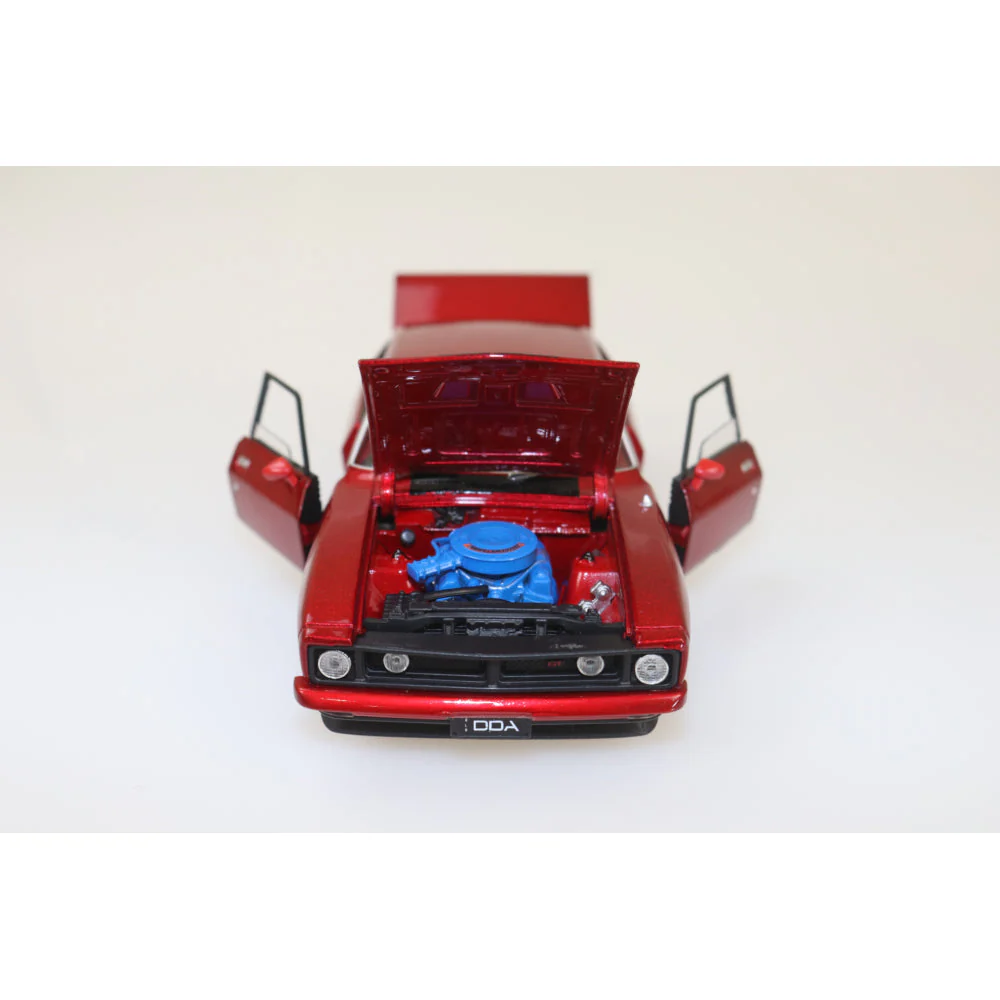 DDA Collectables 1/32 Red XB GT Ford 4 Door - Image 4