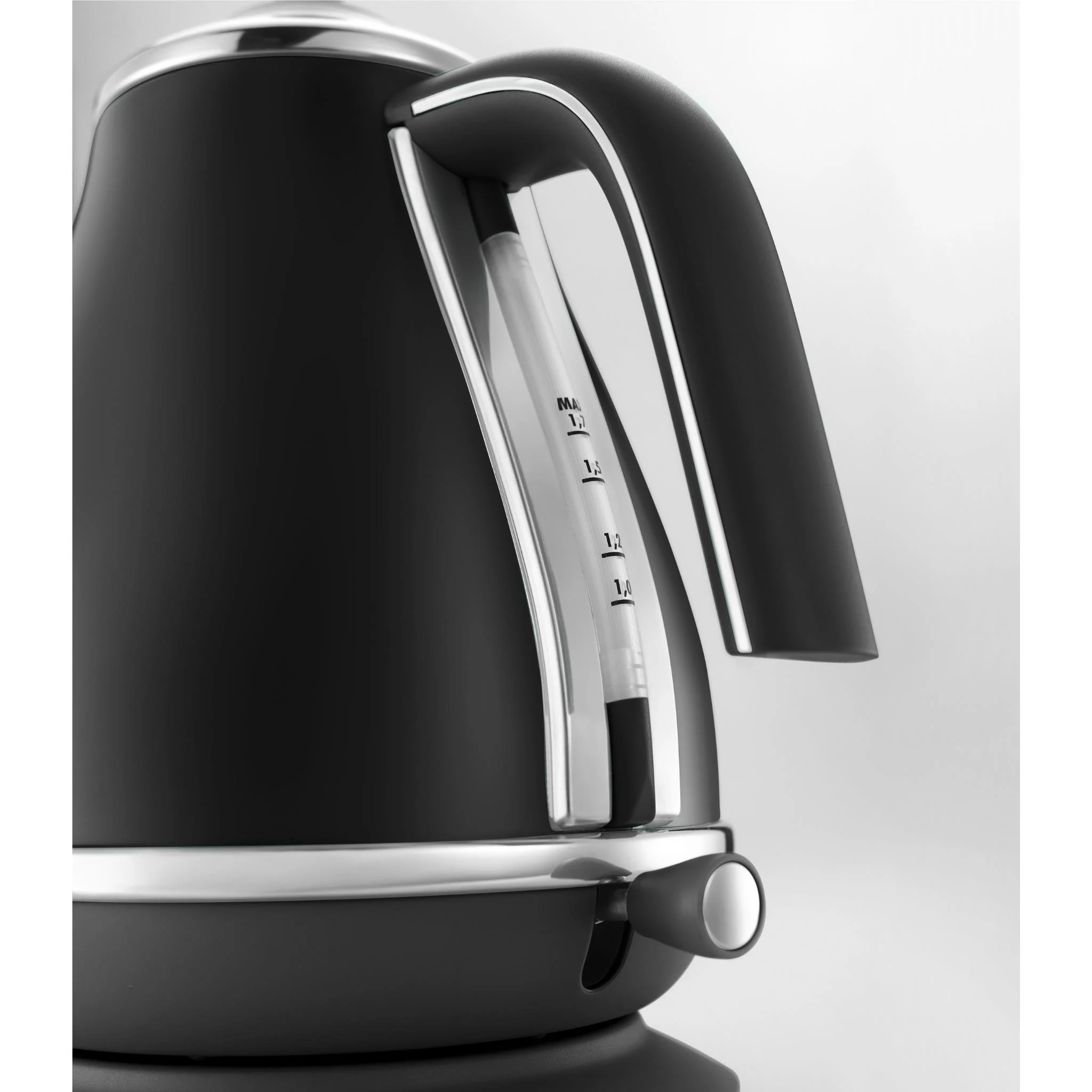 De'Longhi KBOC2001BK Icona Capitals 1.7L Kettle (Edinburgh Black) - Image 3