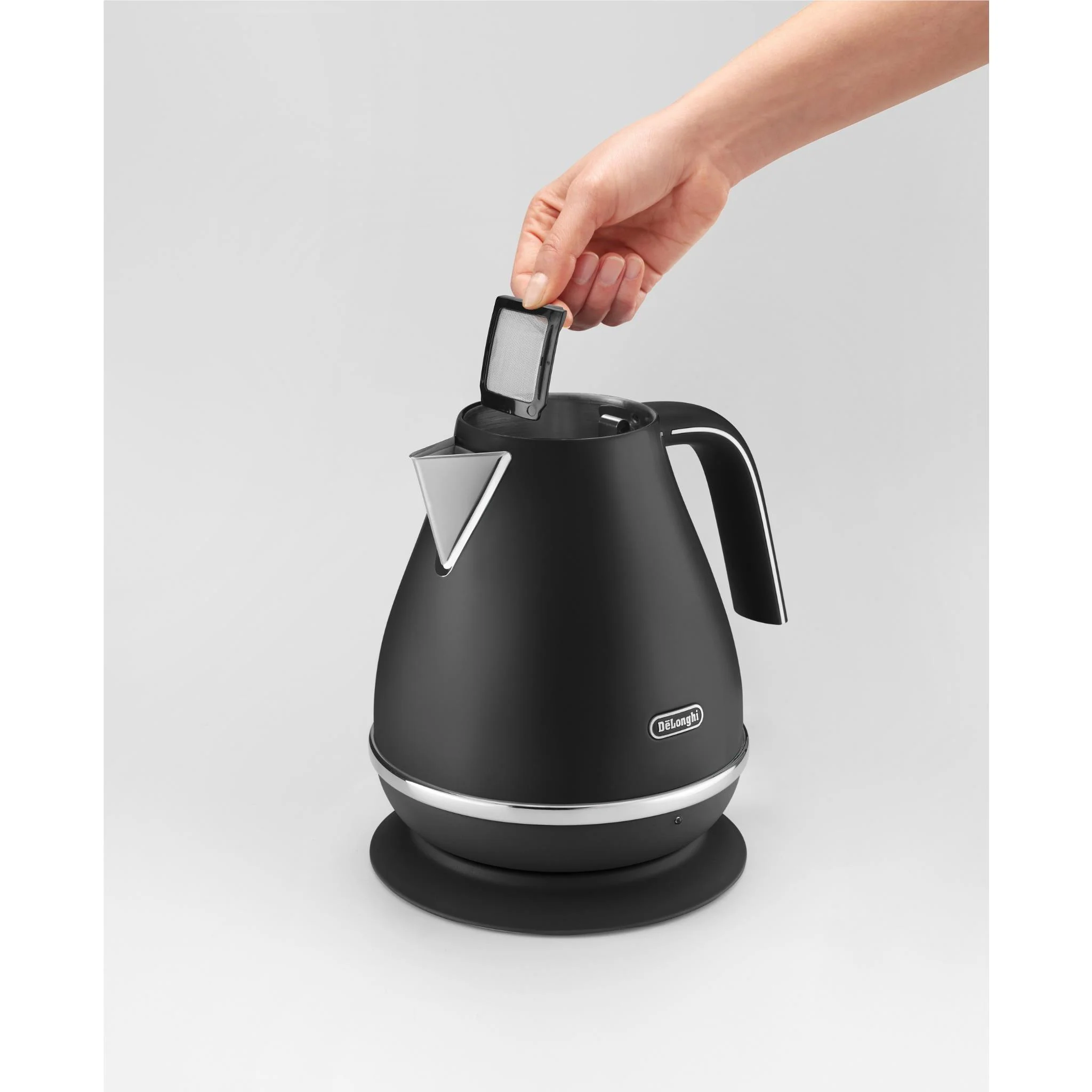 De'Longhi KBOC2001BK Icona Capitals 1.7L Kettle (Edinburgh Black) - Image 5