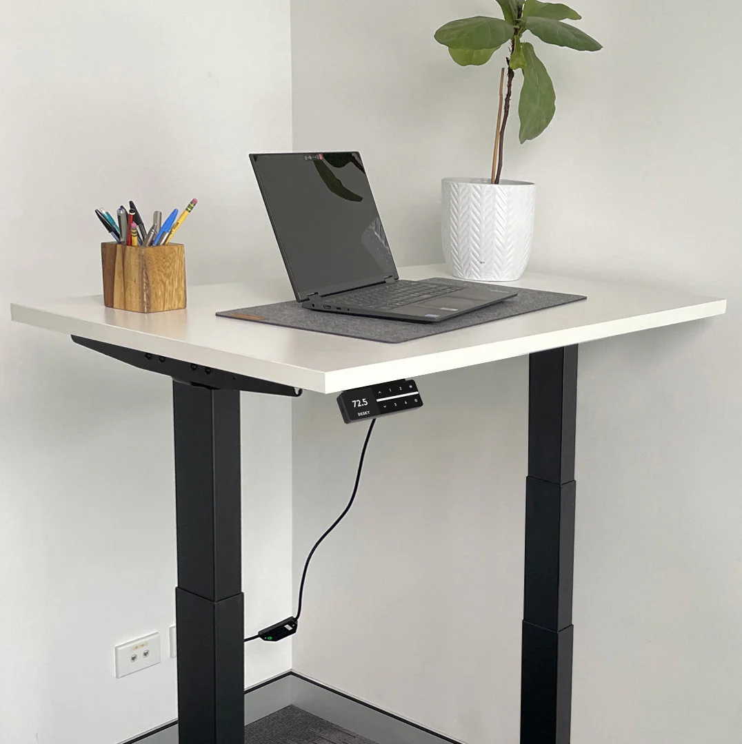 Desky Dual Mini Sit Stand Desk 900 x 500 White Desktop and Space Grey Frame - Image 3