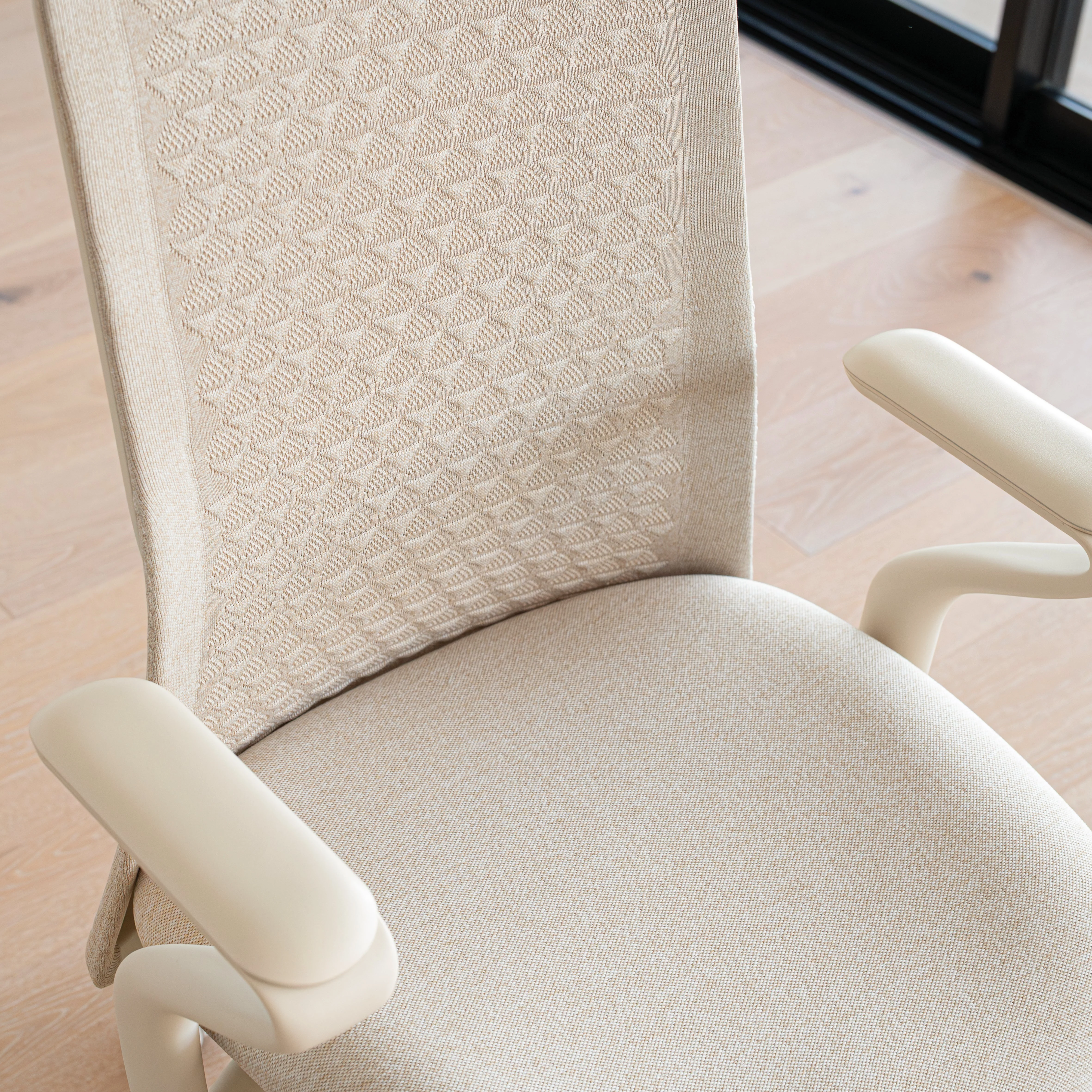 Desky Pro Ergonomic Mesh Chair with Headrest Wheat - Image 4