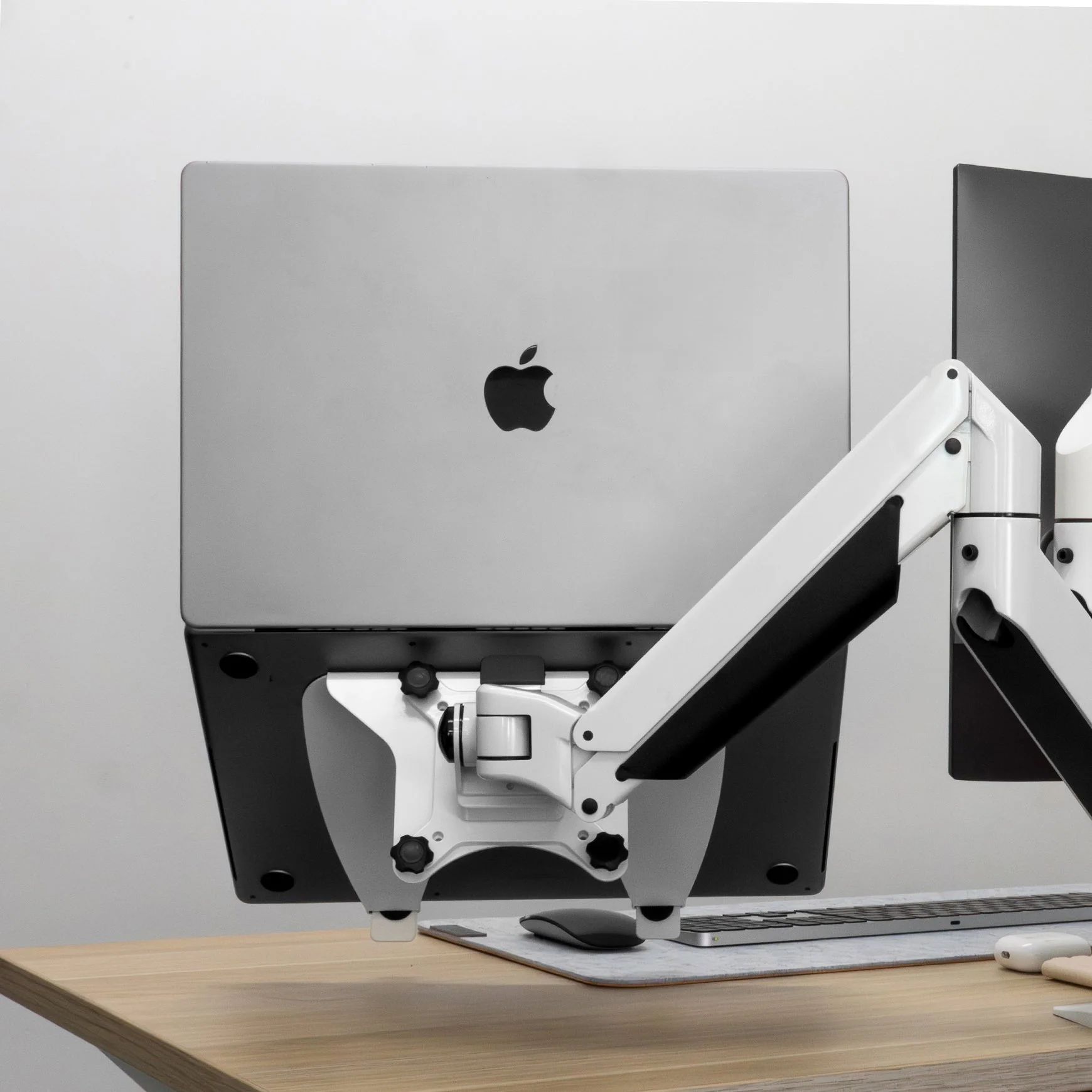 Desky Universal Laptop Mount - Silver - Image 3