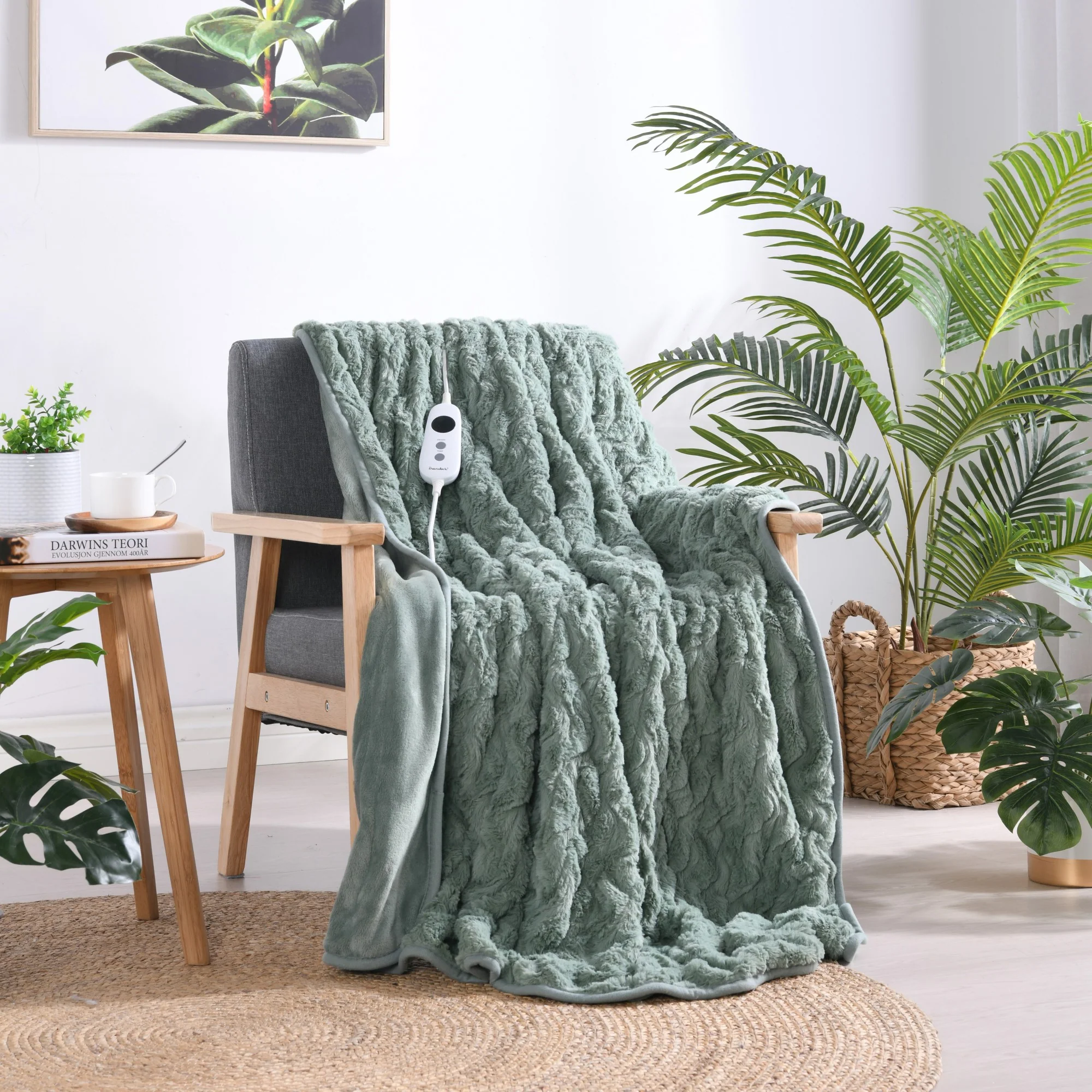 Dreamaker 500gsm Faux Fur Electric Heated Throw Blanket [130x160cm] (Leaf) - Image 2