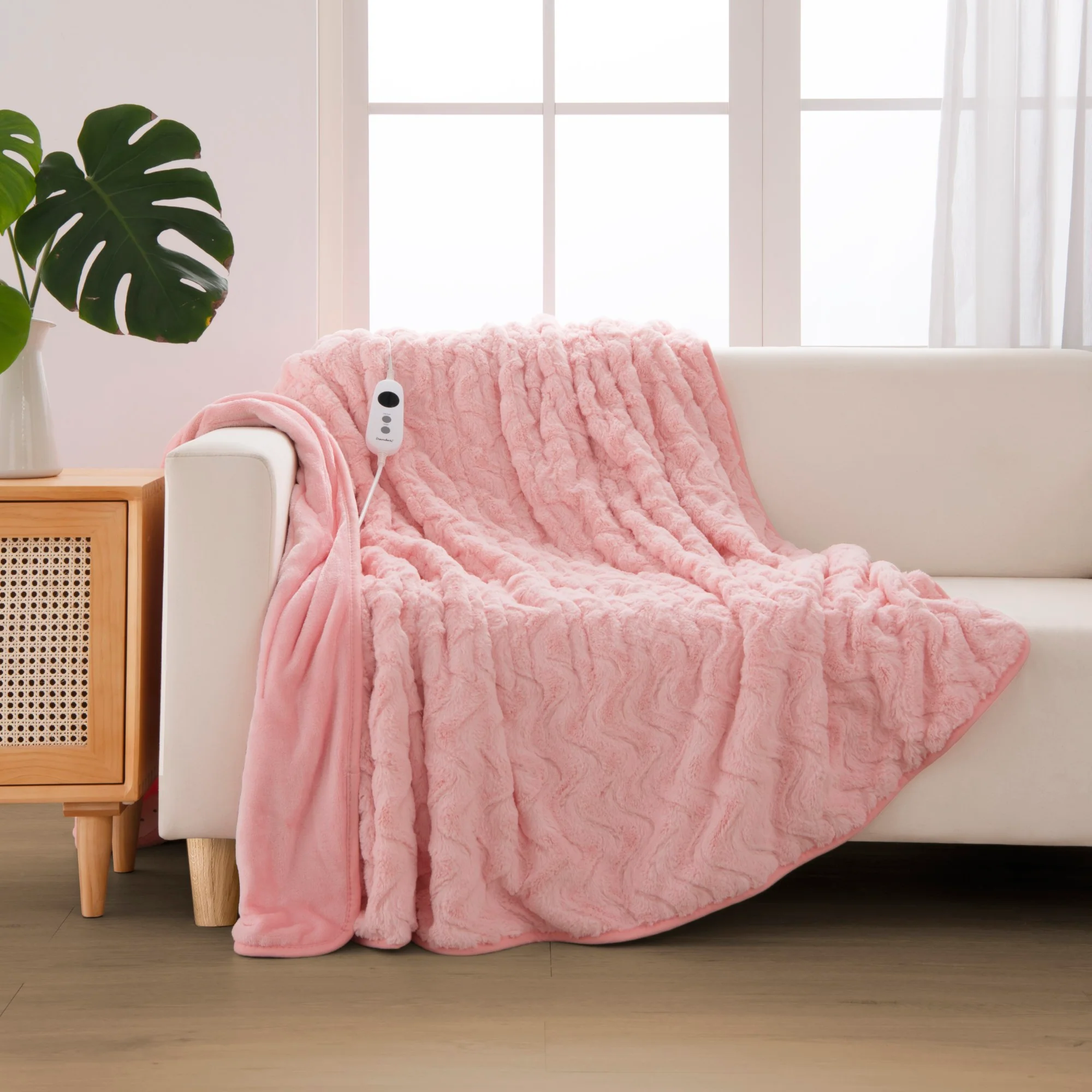 Dreamaker 500gsm Faux Fur Electric Heated Throw Blanket [180x200cm] (Pink) - Image 2