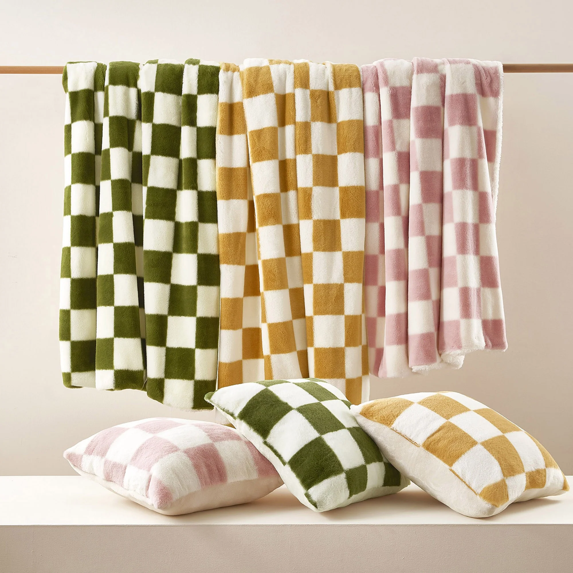 Dreamaker Checkered Plush Electric Heated Throw Blanket [130x160cm] (Pink/Cream) - Image 10