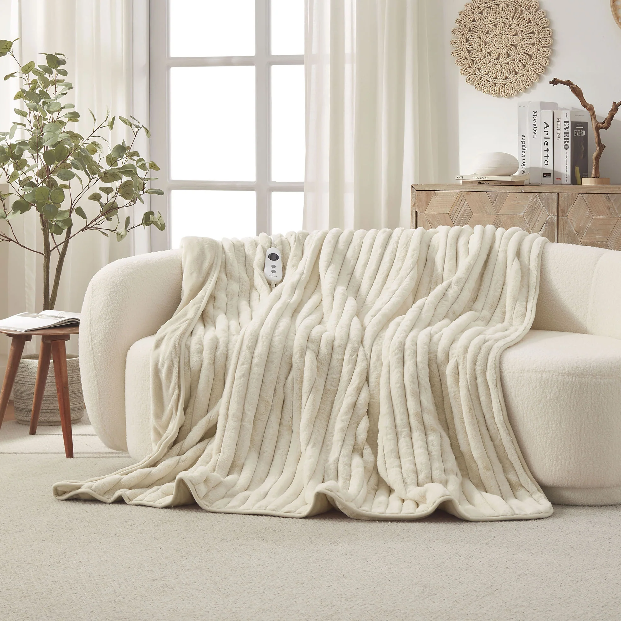 Dreamaker Chunky Embossed Fleece Electric Heated Throw Blanket [180x200cm] (Natural) - Image 2