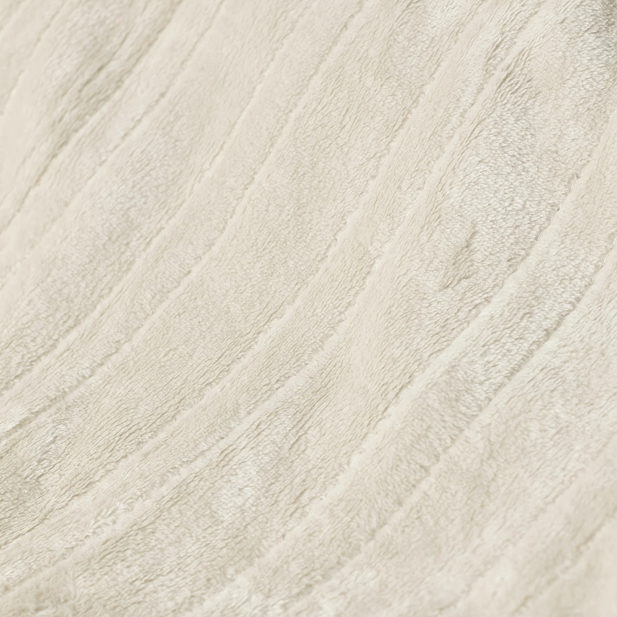 Dreamaker Chunky Embossed Fleece Electric Heated Throw Blanket [180x200cm] (Natural) - Image 5
