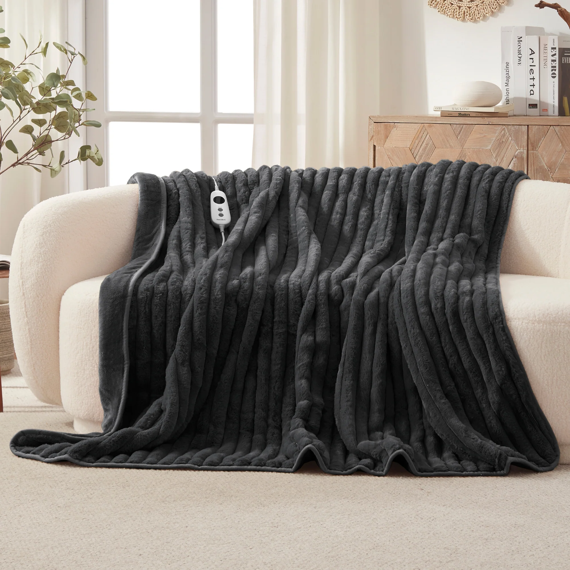 Dreamaker Cirra Chunky Embossed Fleece Heated Throw [180x200cm] (Charcoal) - Image 2