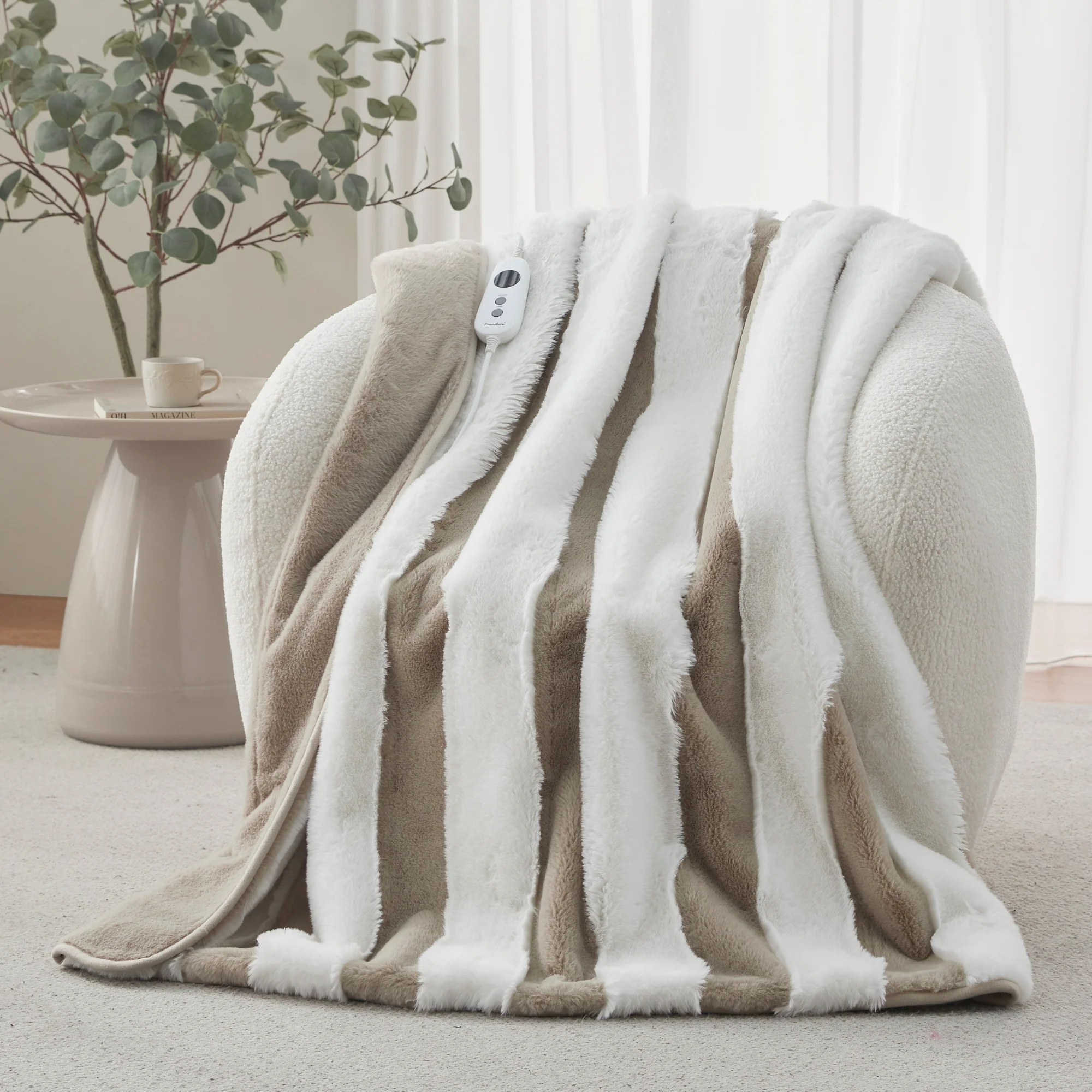 Dreamaker Denver Carved Stripe Faux Fur Heated Throw [130x160cm] (Natural) - Image 2