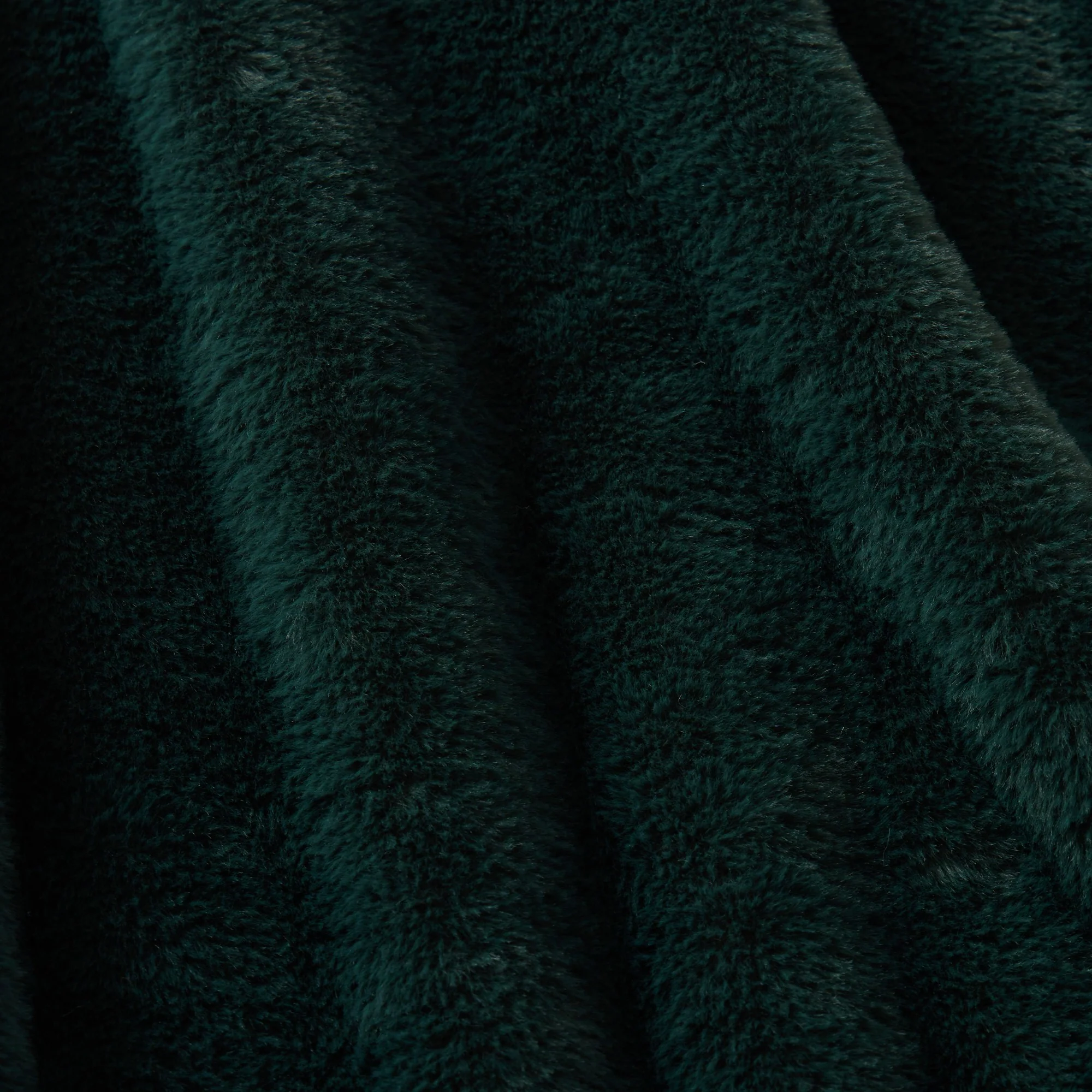 Dreamaker Emmett Textured Faux Fur Heated Throw [130x160cm] (Deep Teal) - Image 6