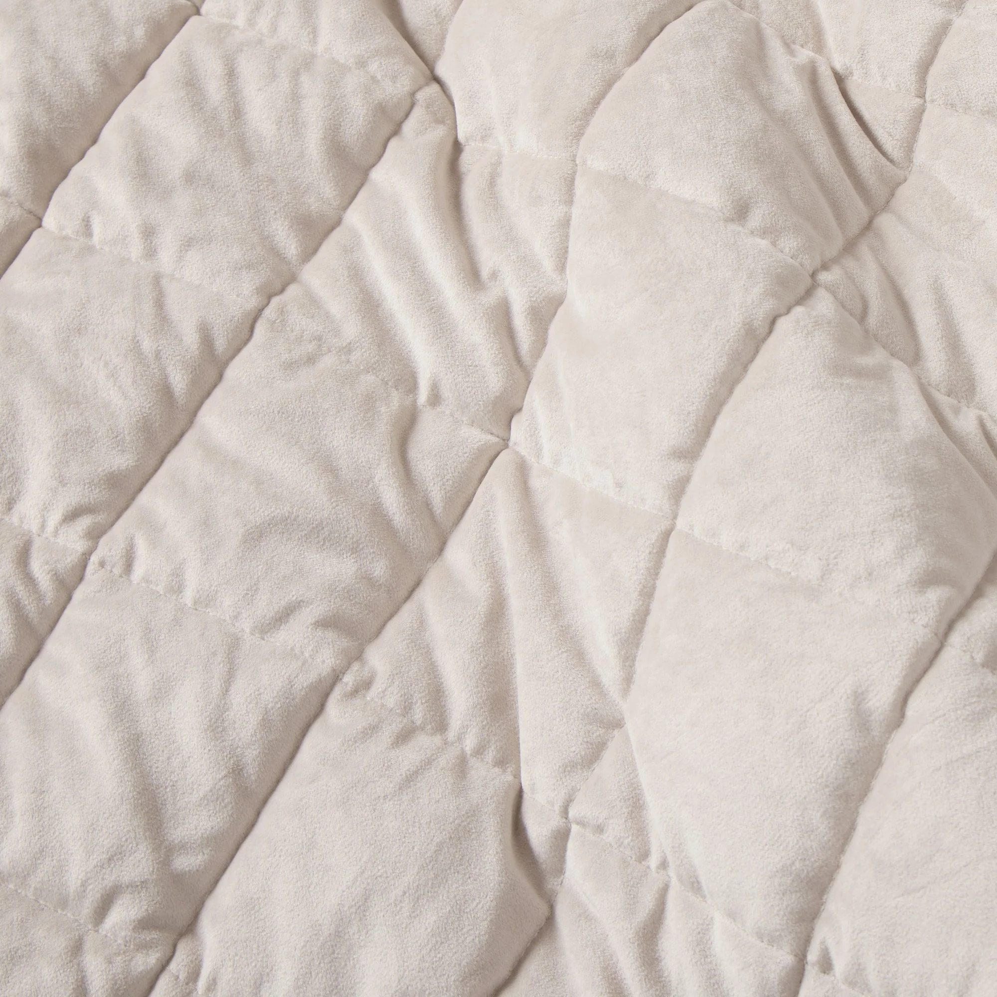 Dreamaker Haven Velvet Heated Throw [130x160cm] (Stone) - Image 4