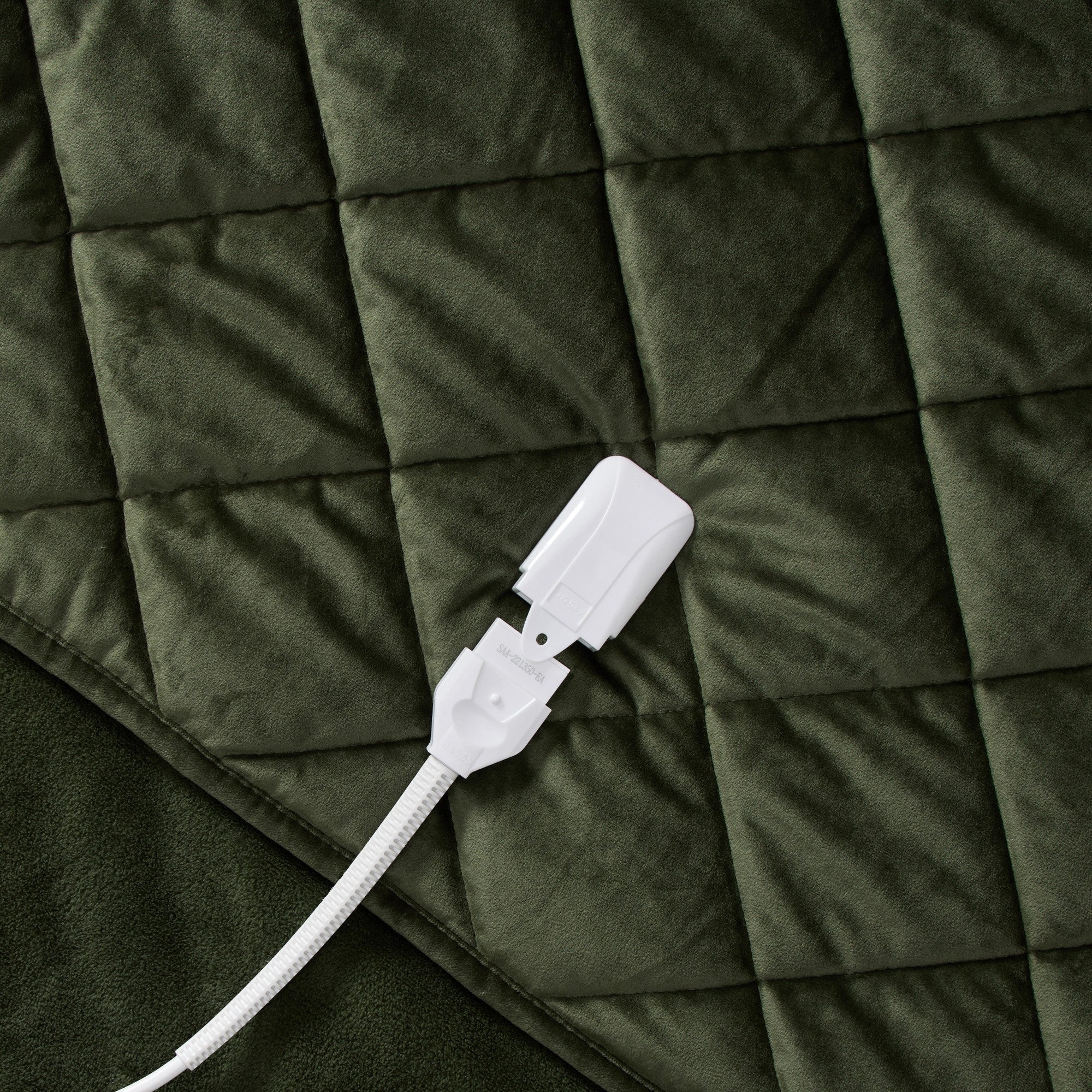 Dreamaker Haven Velvet Heated Throw [180x200cm] (Olive) - Image 6