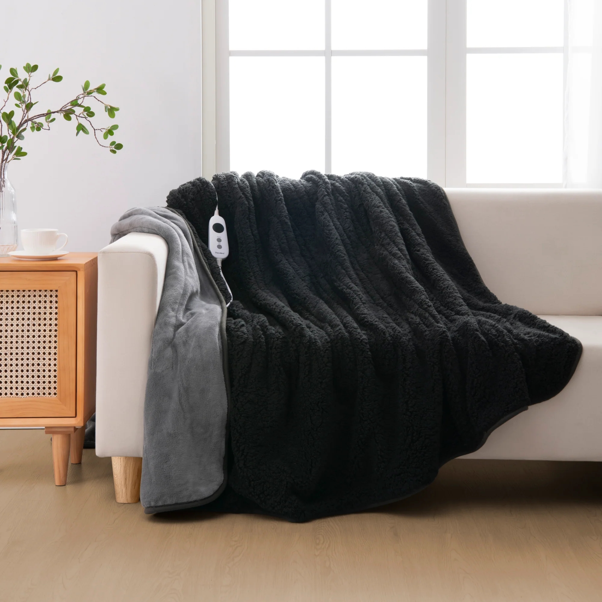 Dreamaker Reversible Sherpa & Coral Fleece Electric Heated Throw Blanket [180x200cm] (Charcoal/Silver) - Image 2
