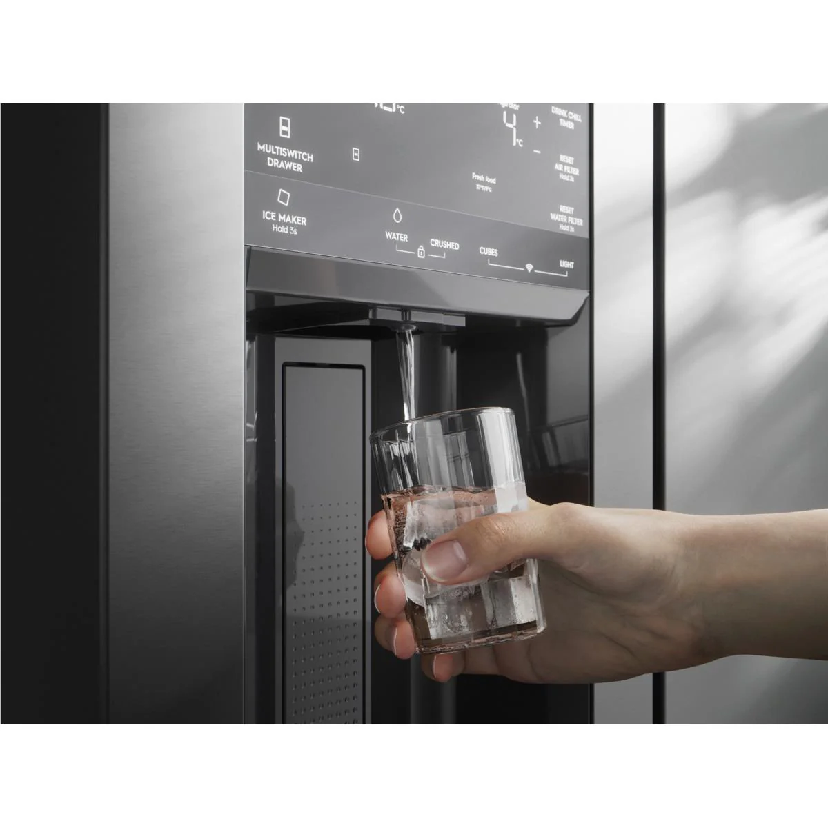 Electrolux EHE6191BB 609L UltimateTaste 900 French door fridge (Matte Black) - Image 5