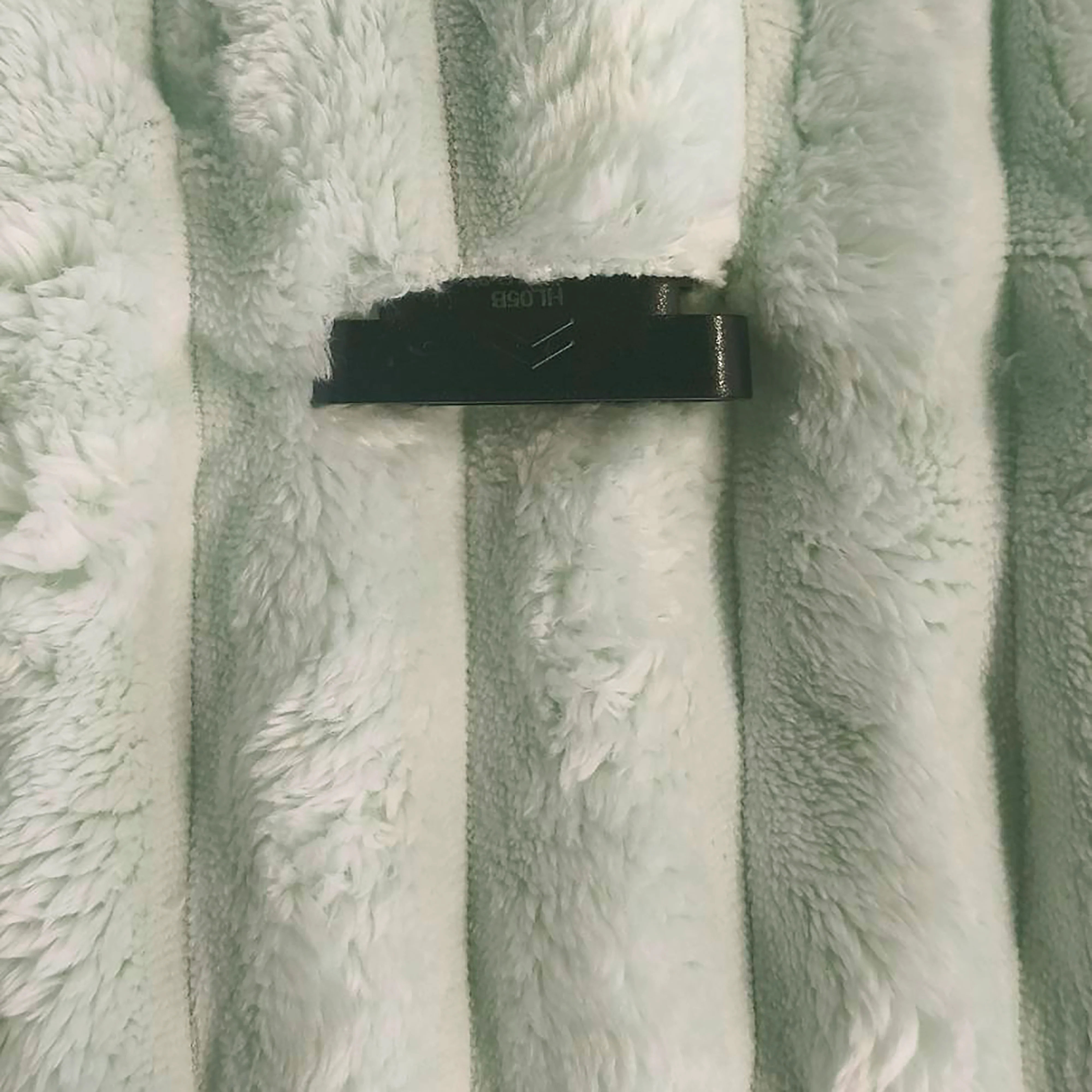 ELLE Heated Throw Blanket (Glacier) - Image 6