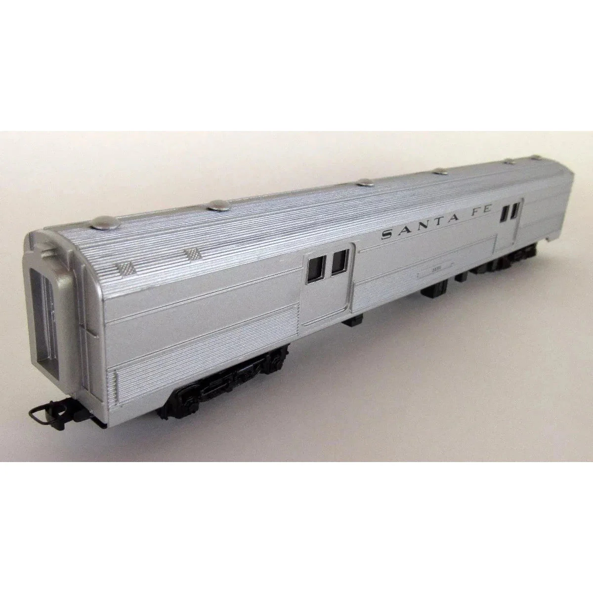Frateschi HO Budd Baggage Car Silver Santa FE - Image 2