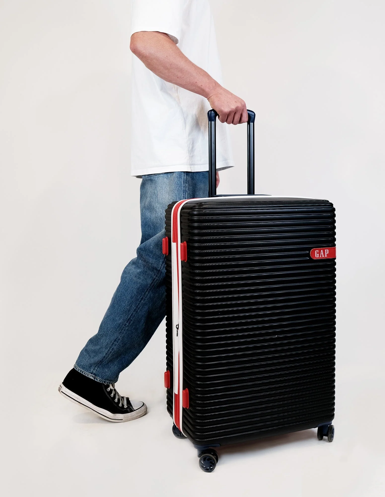 GAP Hard-Shell 4-Wheel Suitcase TSA Lock Medium Luggage 67cm Black - Image 9