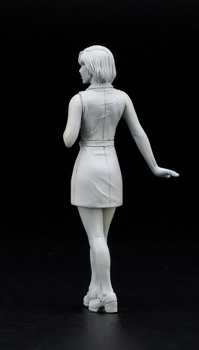 Hasegawa 1/24 Nissan Fairlady 240ZG with 70s Girls Figure - Image 6