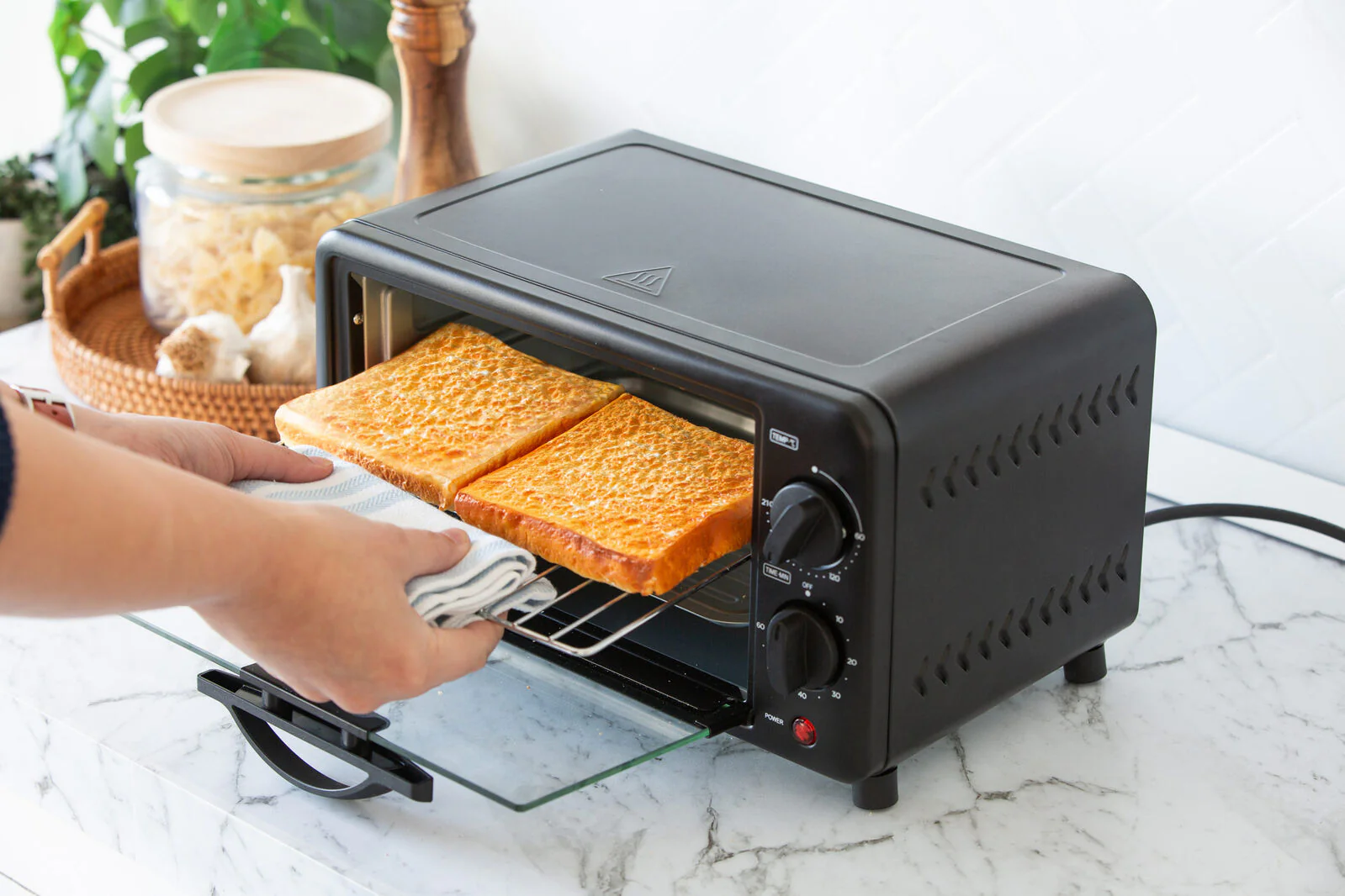 Healthy Choice 10L PFAS-Free Multi-Function Electric Toaster Oven with 2 Shelves - Image 4