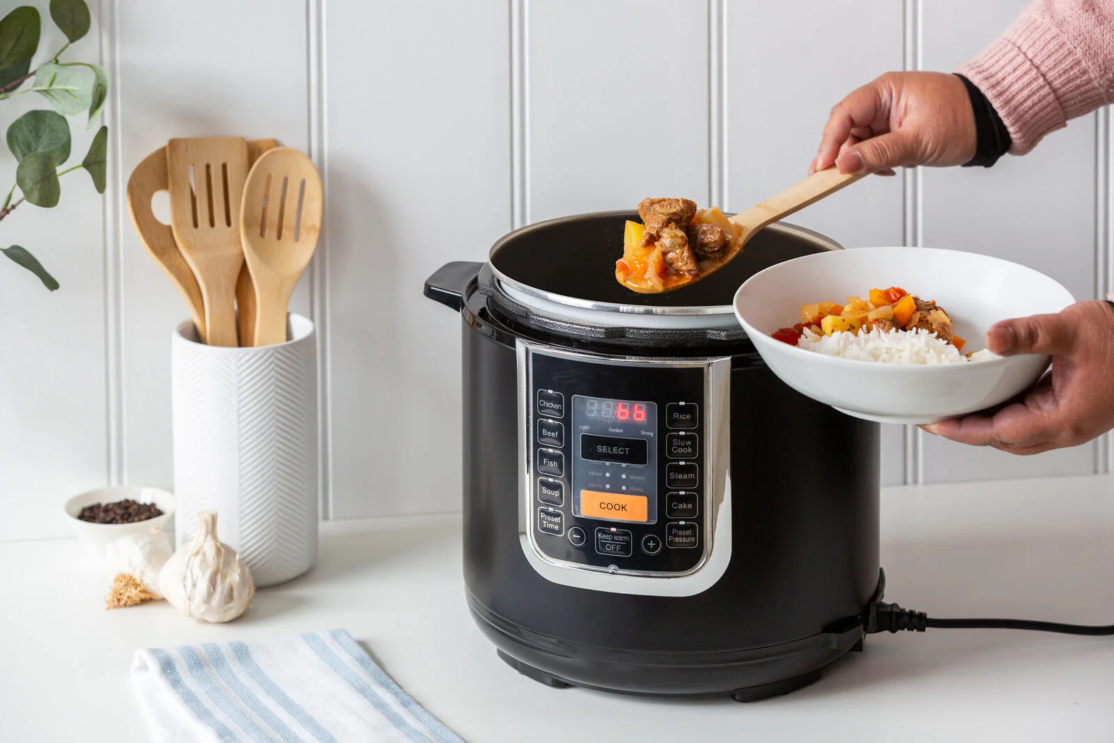 Healthy Choice Ceramic Coated PFAS Free Automatic Pressure Cooker 6L - Image 2