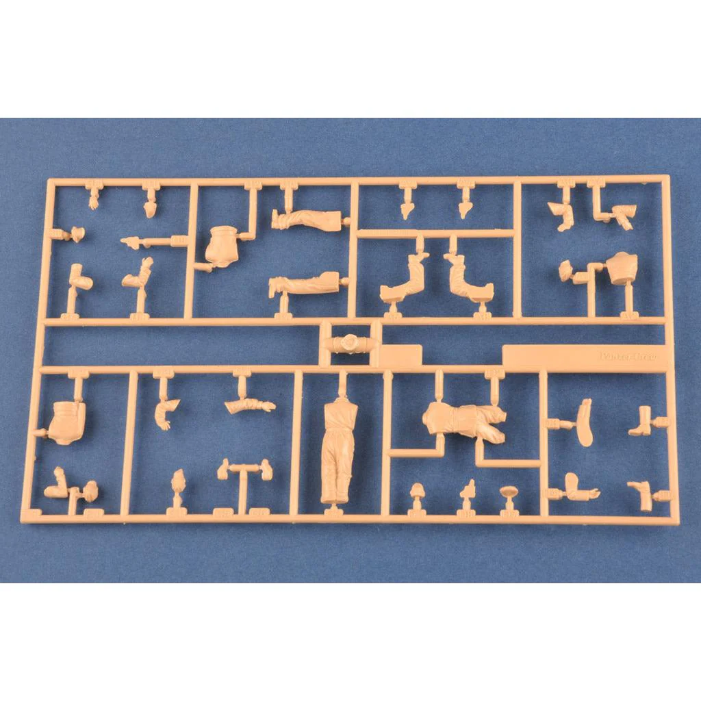Hobby Boss 1/35 German Panzer Tank Crew (Normandy 1944) - Image 3