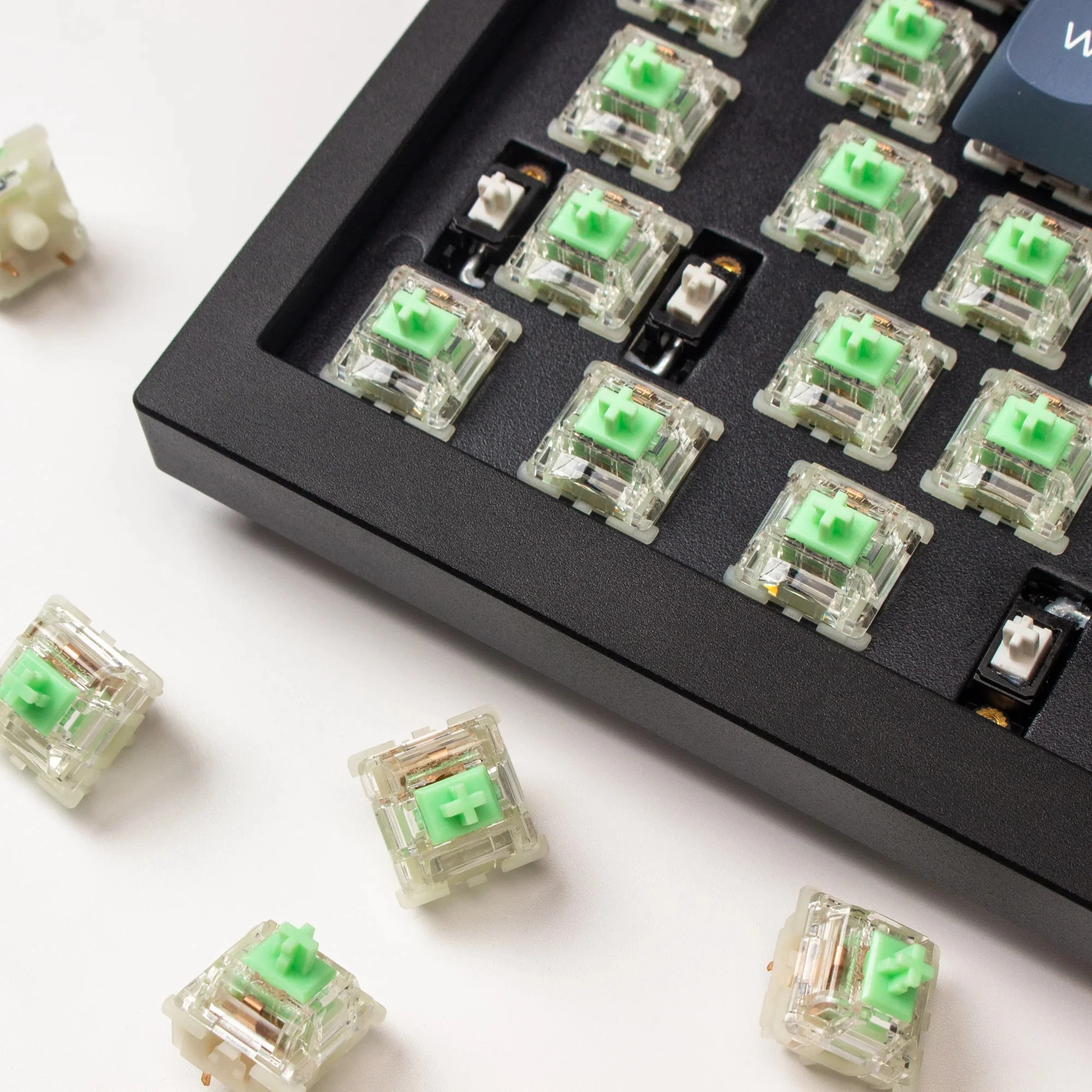 Keychron Gateron Baby Kangaroo Tactile Switch 110pcs - Image 3