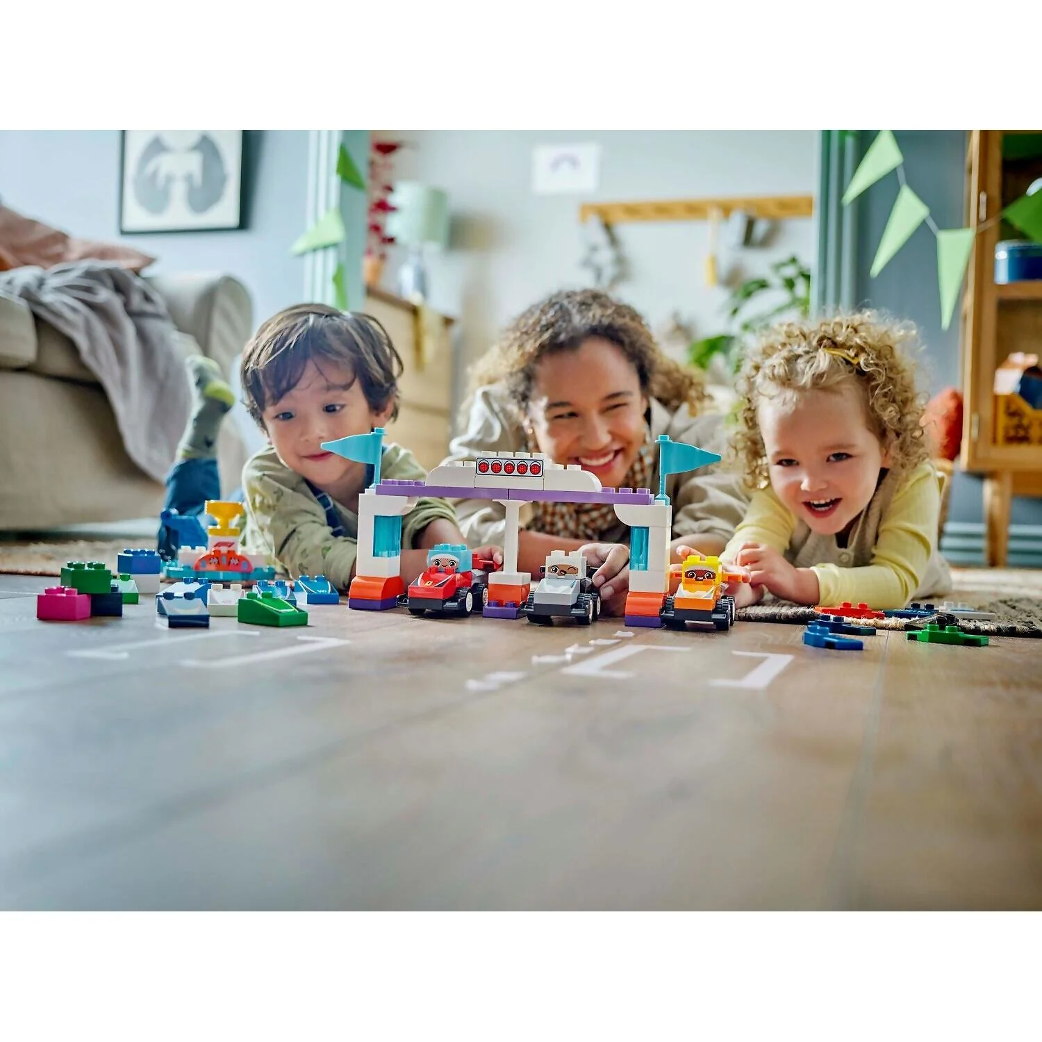 LEGO 10445 F1® Team Race Cars & Drivers - Duplo - Image 8