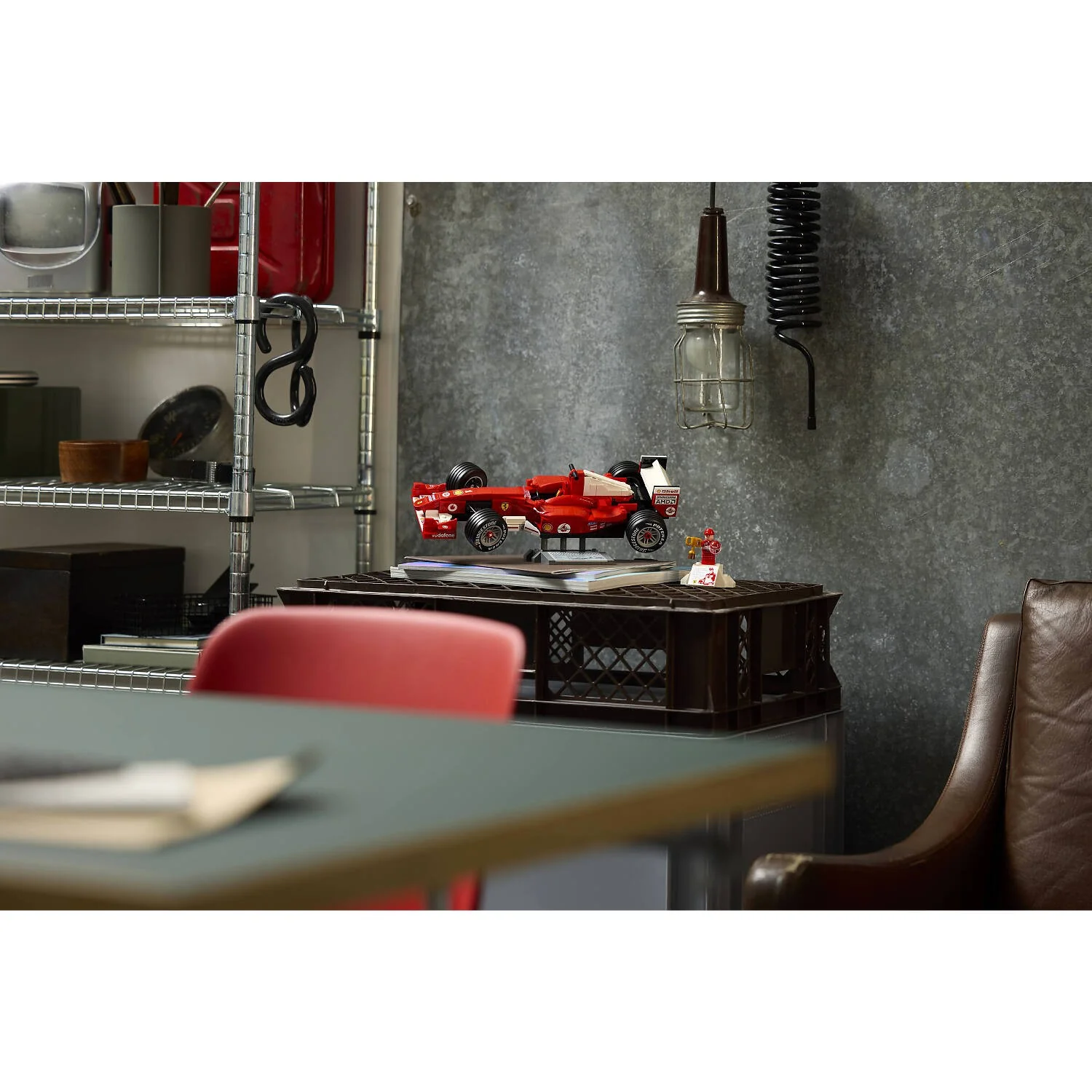 LEGO 11375 Ferrari F2004 and Michael Schumacher - ICONS - Image 8