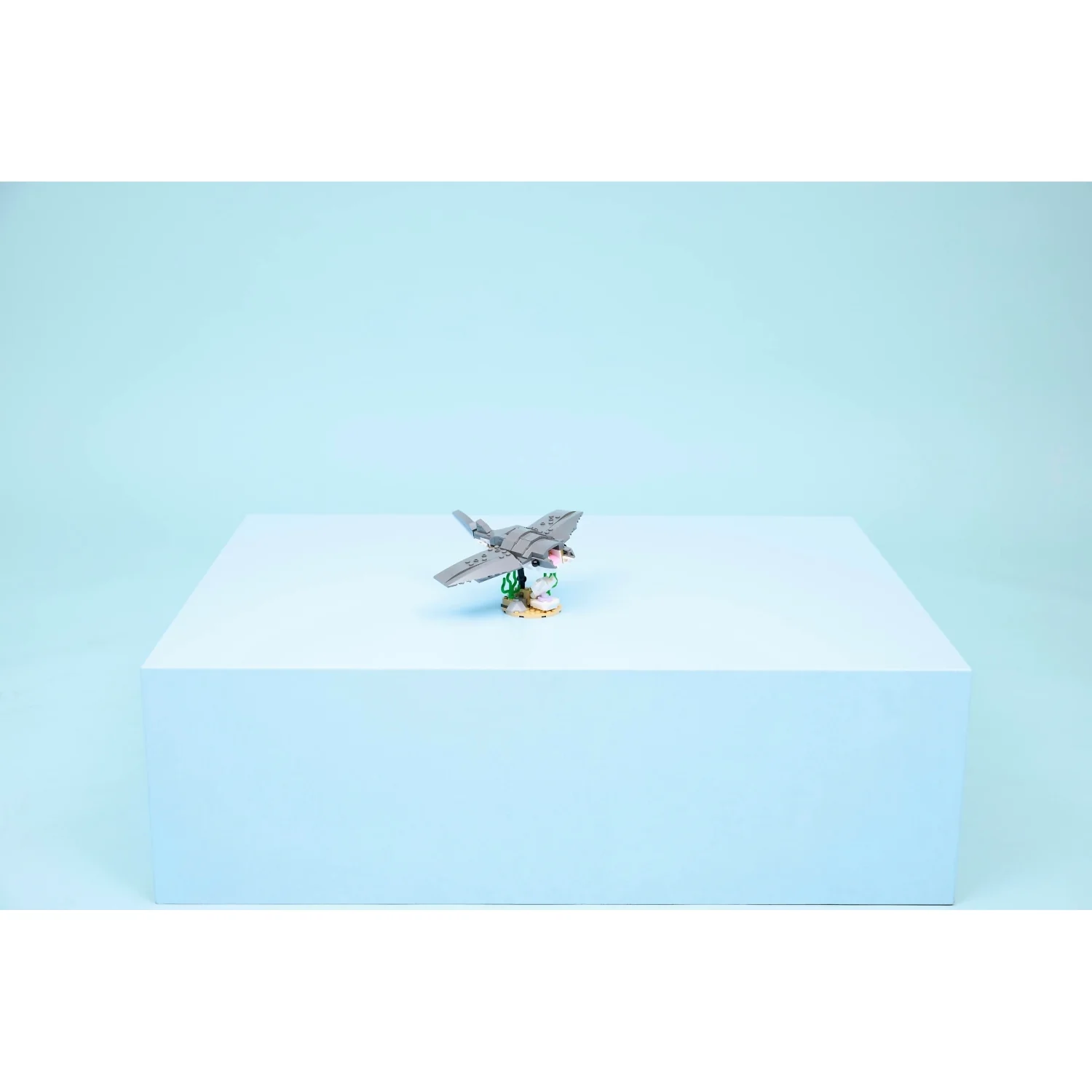 LEGO 31381 Fierce Shark with a Treasure Chest - Creator 3-in-1 - Image 9