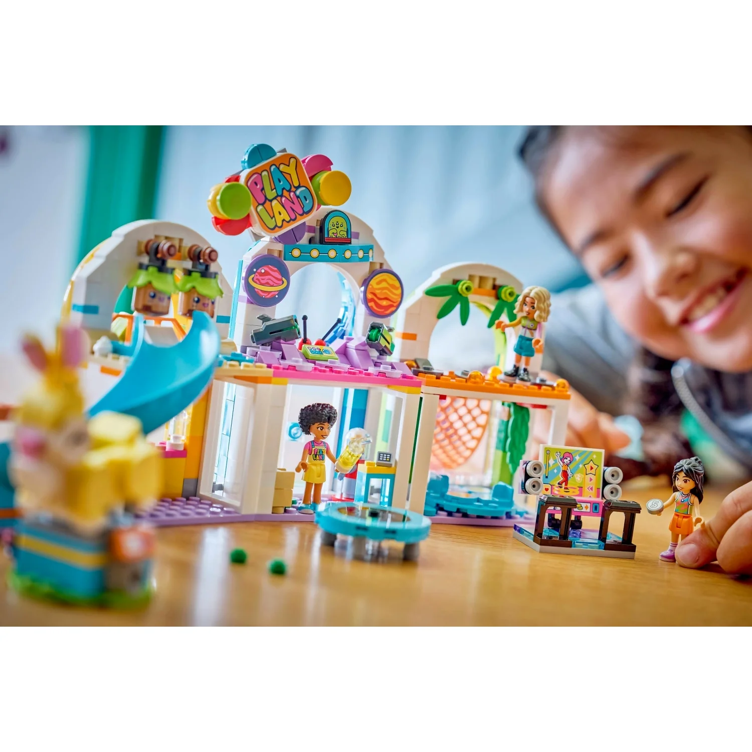 LEGO 42686 Fun Indoor Playground - Friends - Image 8