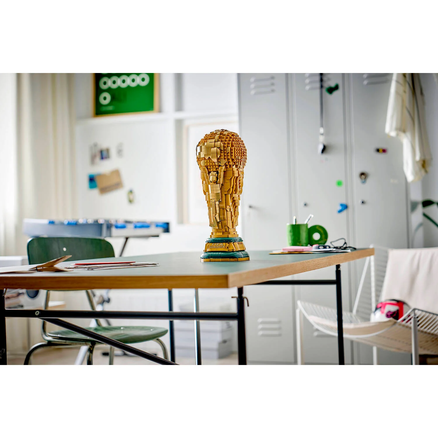 LEGO 43020 FIFA World Cup Official Trophy - Editions - Image 6