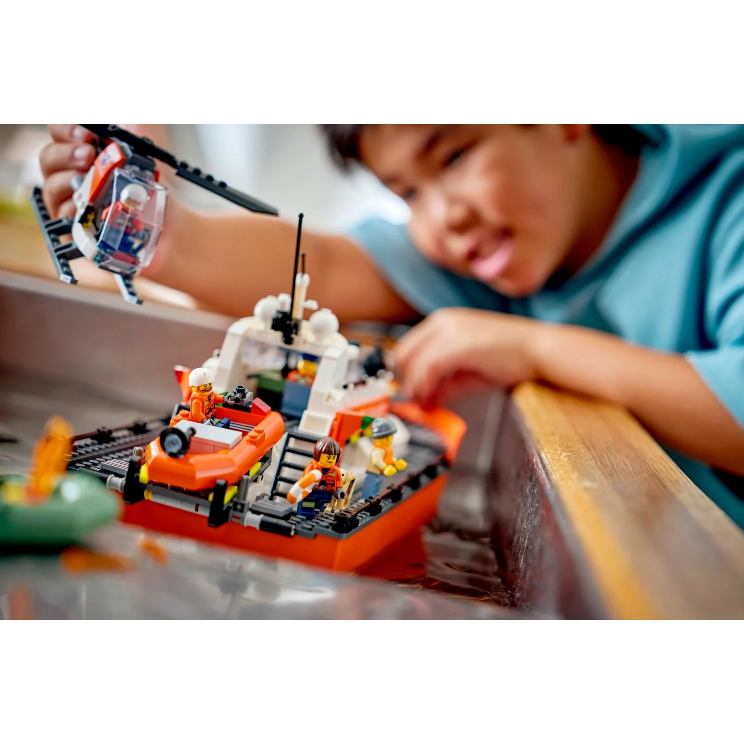 LEGO 60504 Coast Guard Rescue Boat and Helicopter - City - Image 8