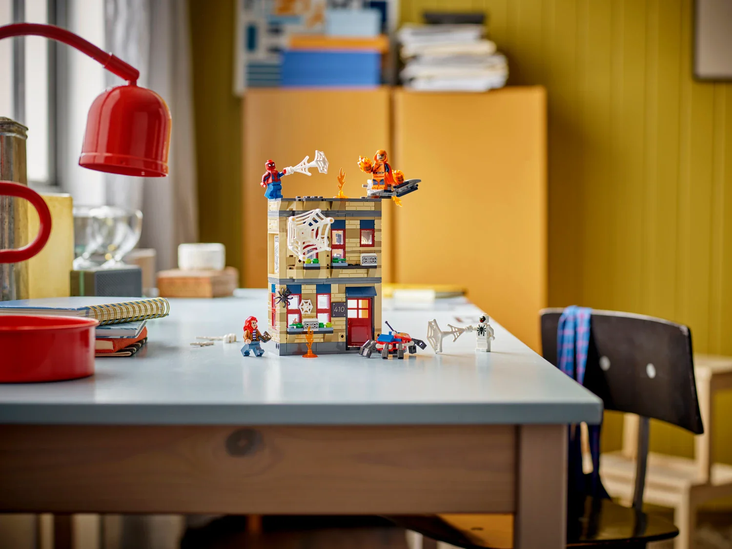LEGO 76317 Peter Parker’s Apartment - Marvel Super Heroes - Image 6